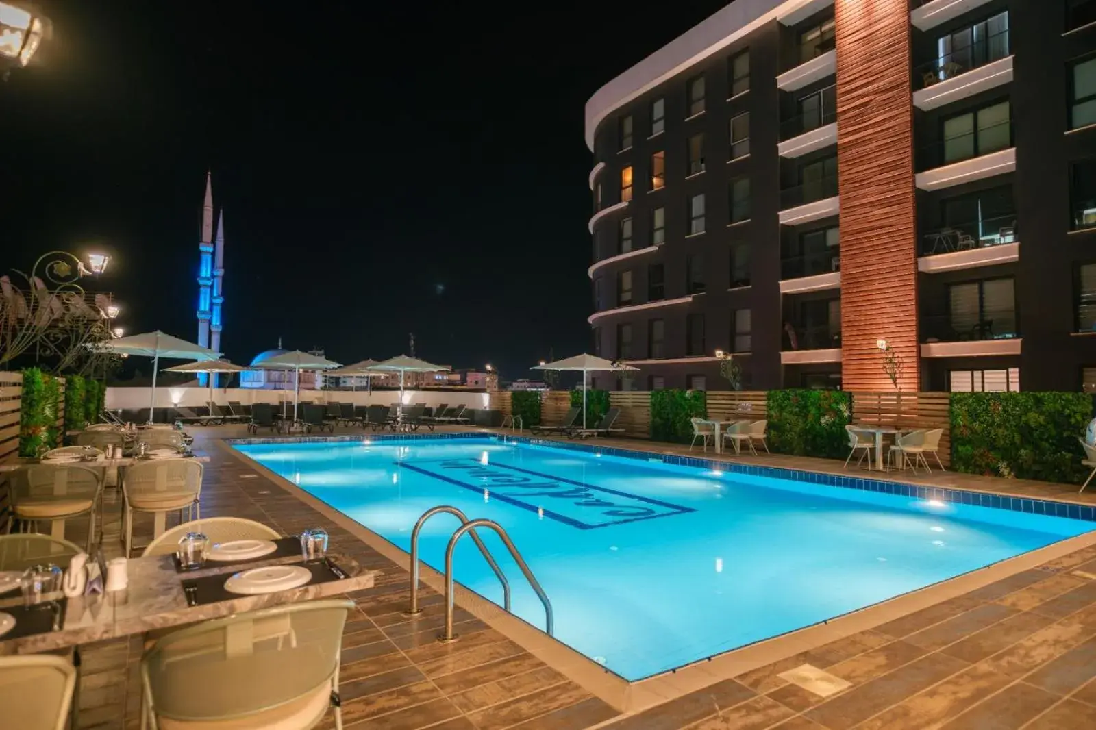 Swimming pool in Caddem Inn Hotel Swimming pool in Caddem Inn Hotel