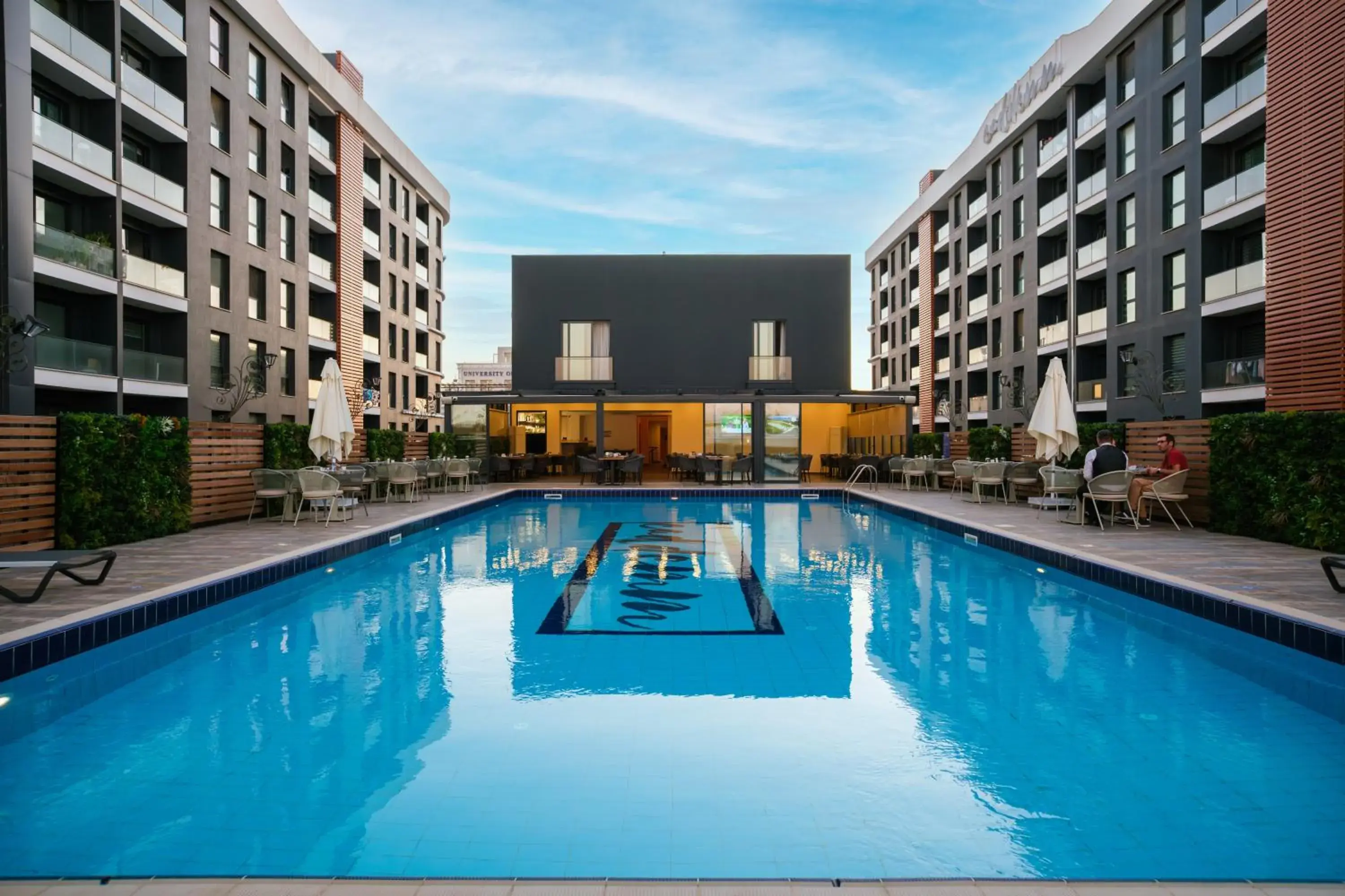 Swimming pool in Caddem Inn Hotel Swimming pool in Caddem Inn Hotel