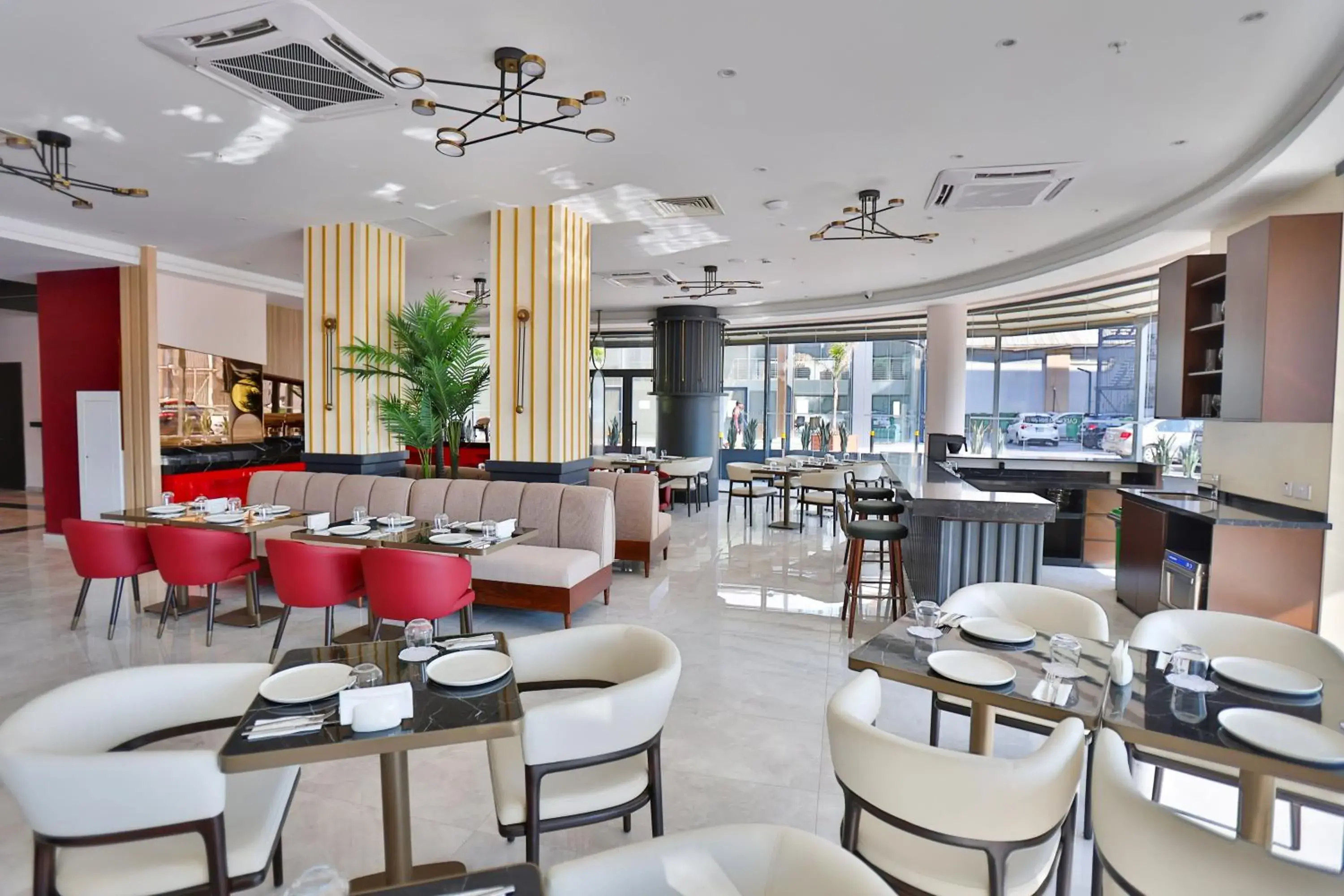 Restaurant/places to eat in Caddem Inn Hotel Restaurant/places to eat in Caddem Inn Hotel