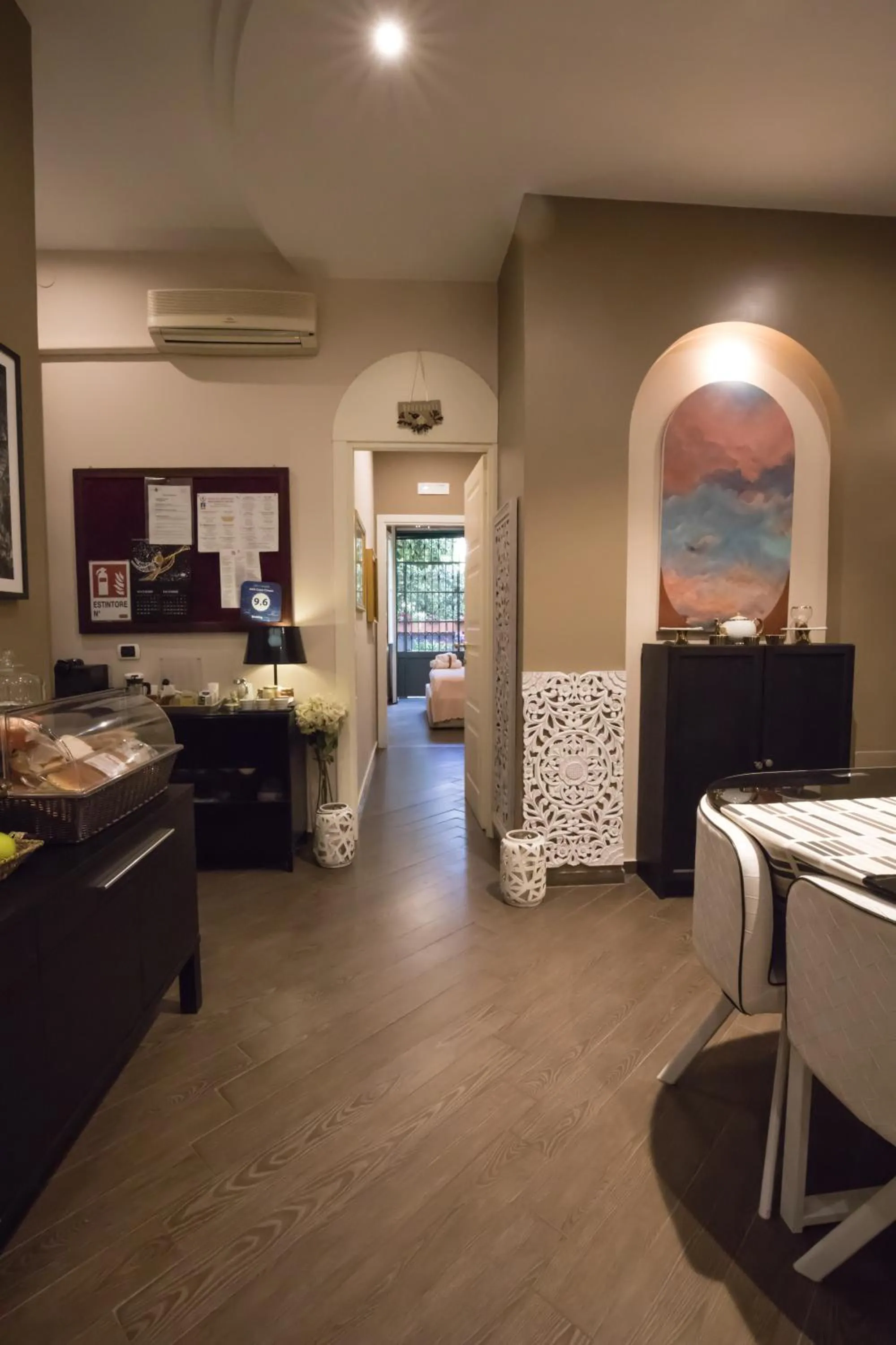 Communal lounge/ TV room in B&B Civico Cinque