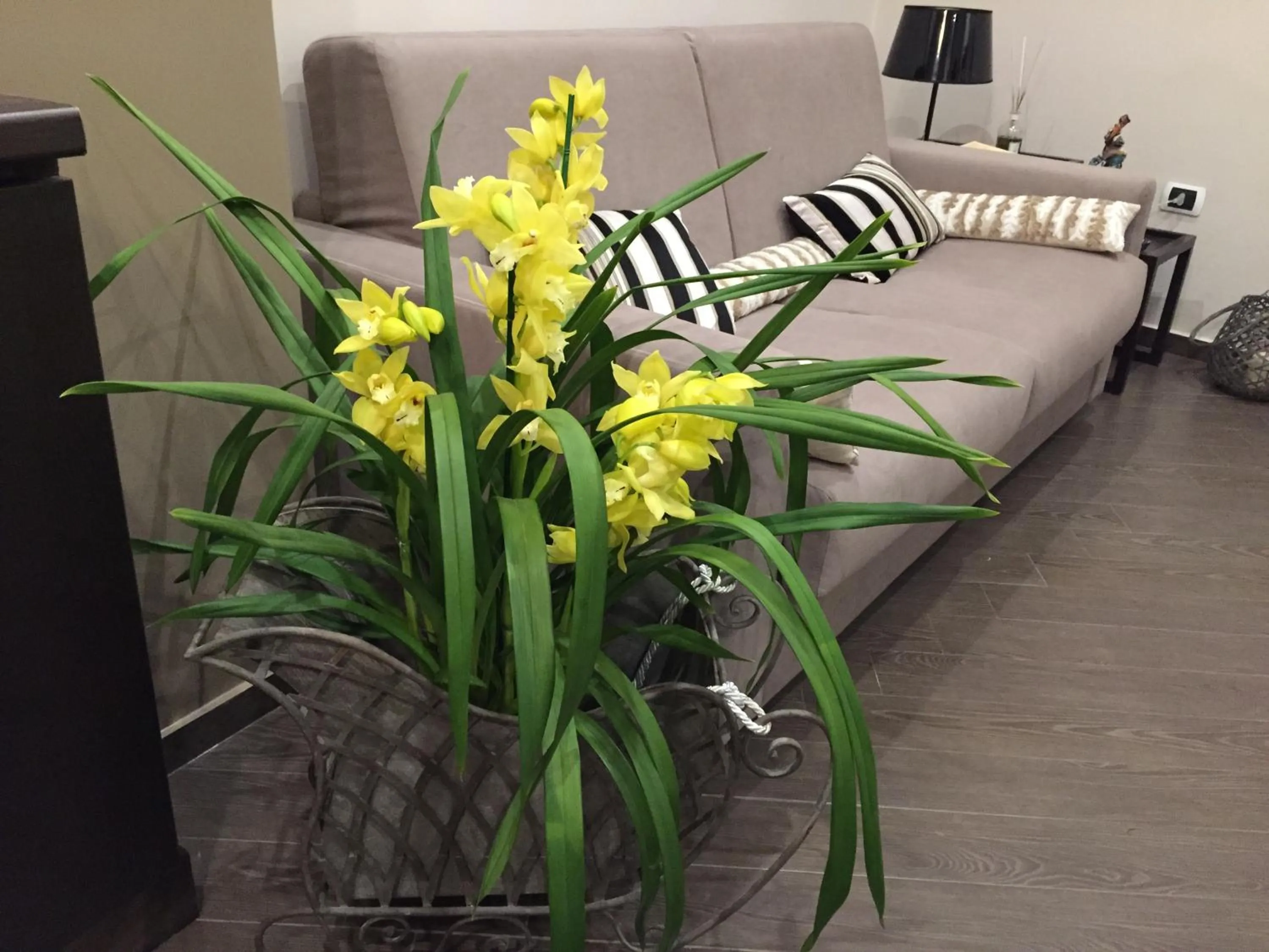 Communal lounge/ TV room in B&B Civico Cinque