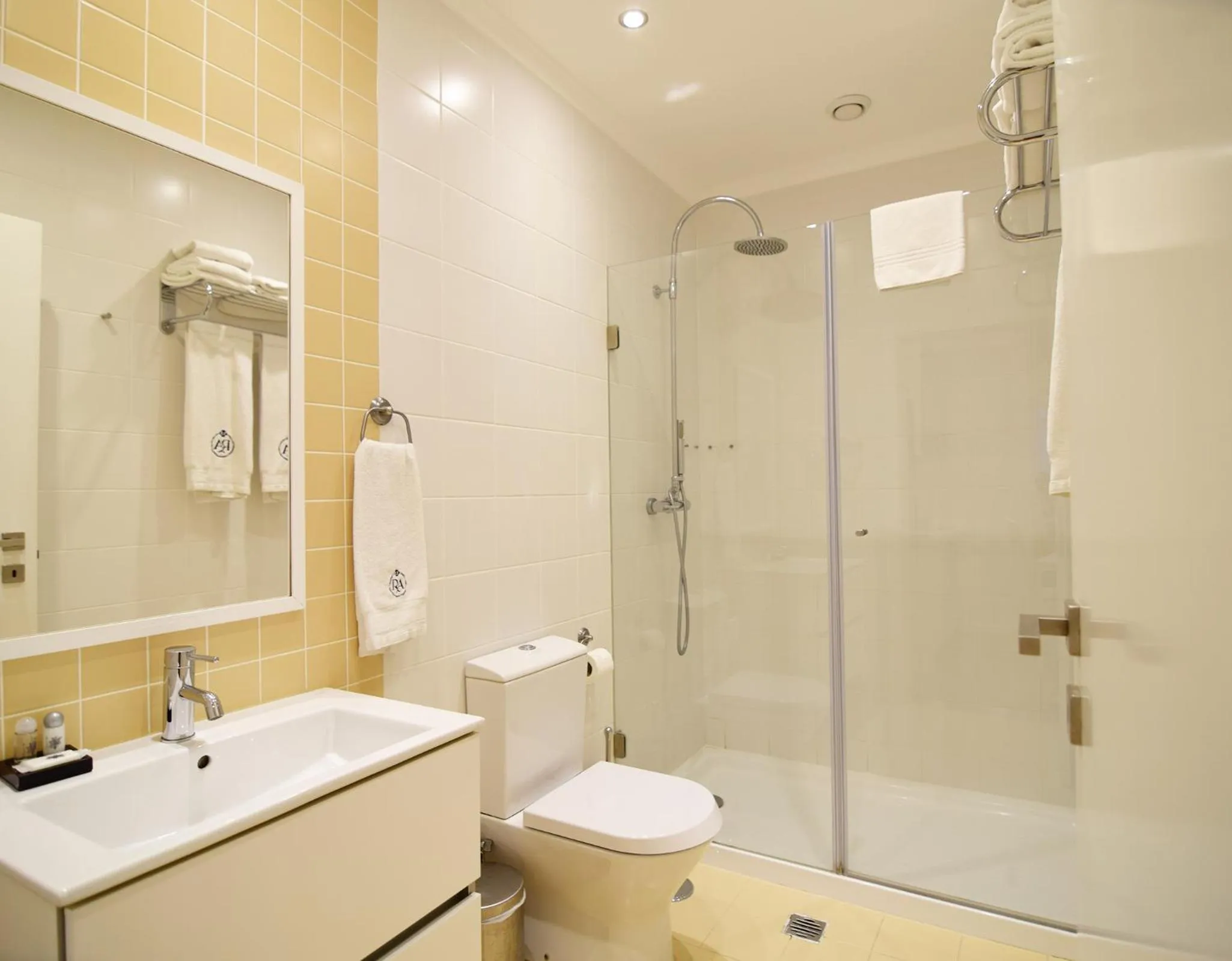 Bathroom in Rossio Apartments