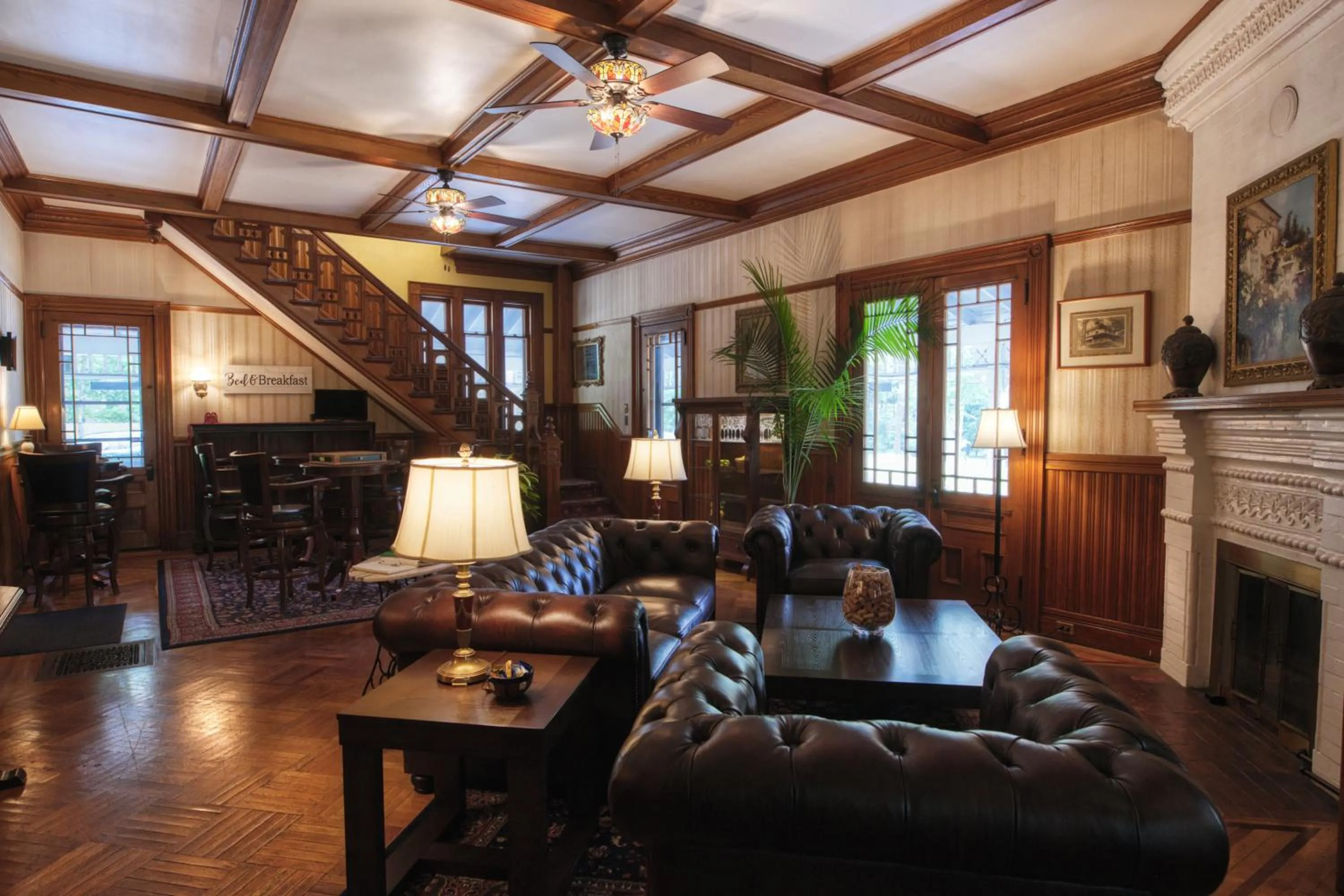 Lounge or bar in Rockwell Falls Inn and Wine Bar