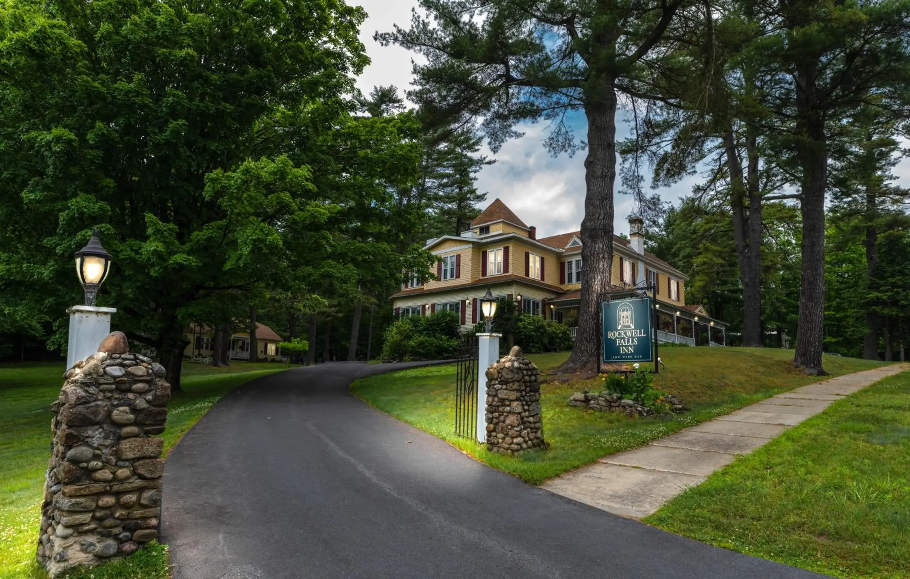 Rockwell Falls Inn and Wine Bar Rockwell Falls Inn and Wine Bar