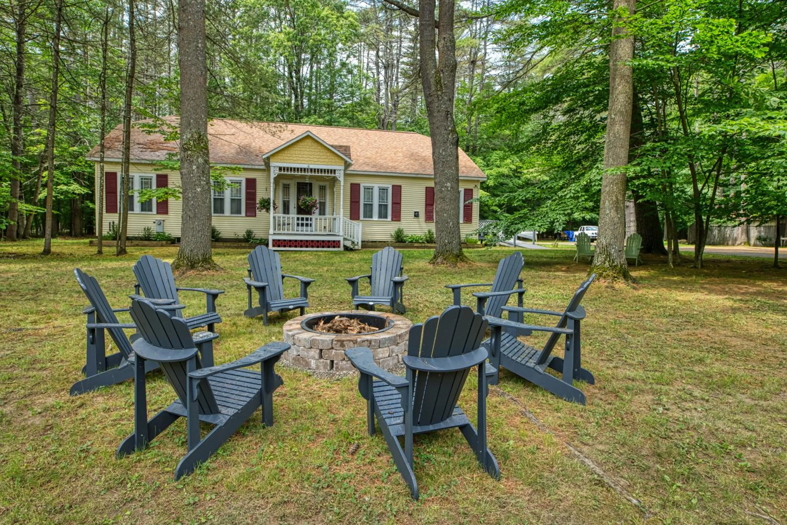 Natural landscape in Rockwell Falls Inn and Wine Bar