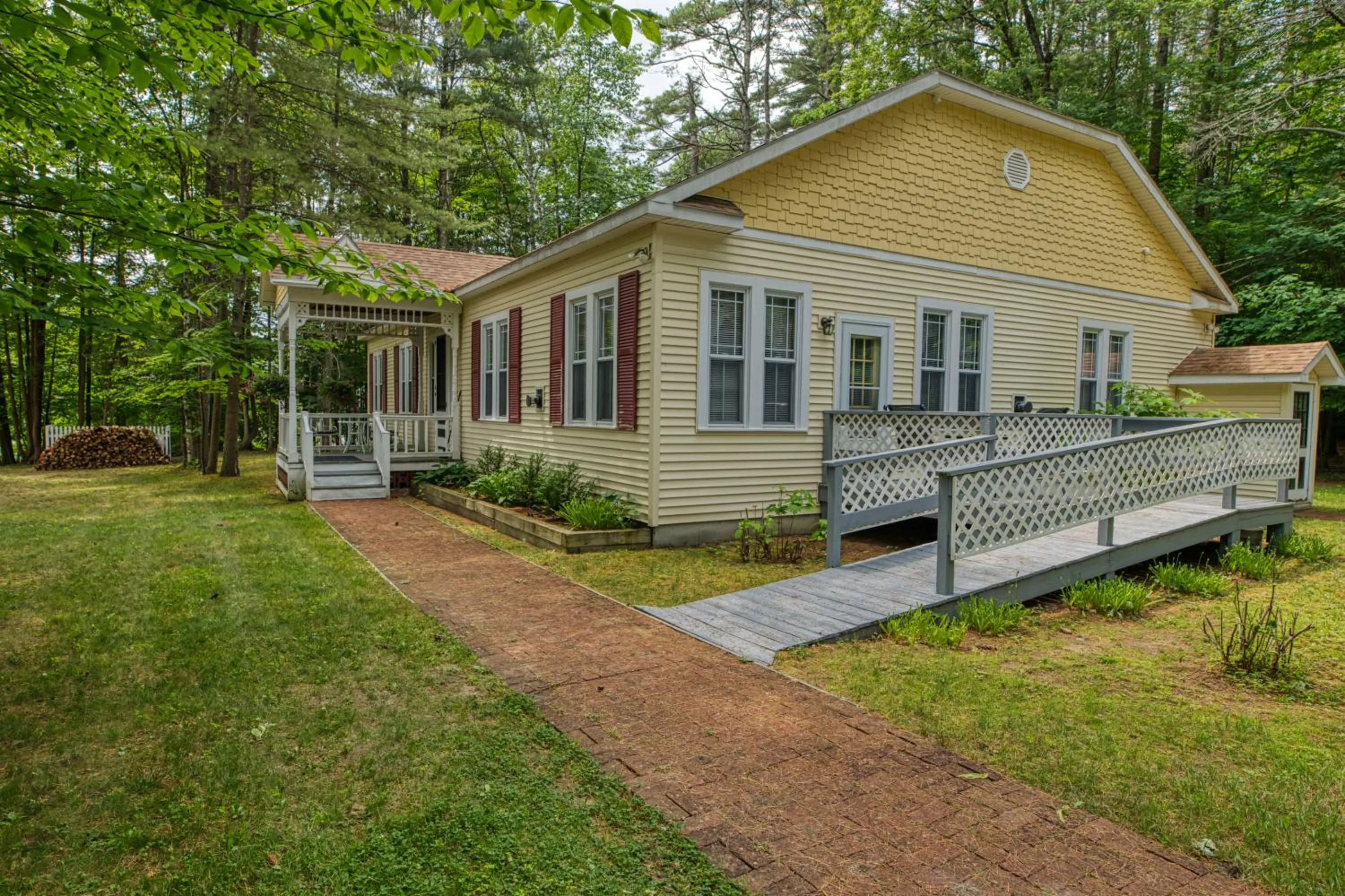 acessibility in Rockwell Falls Inn and Wine Bar