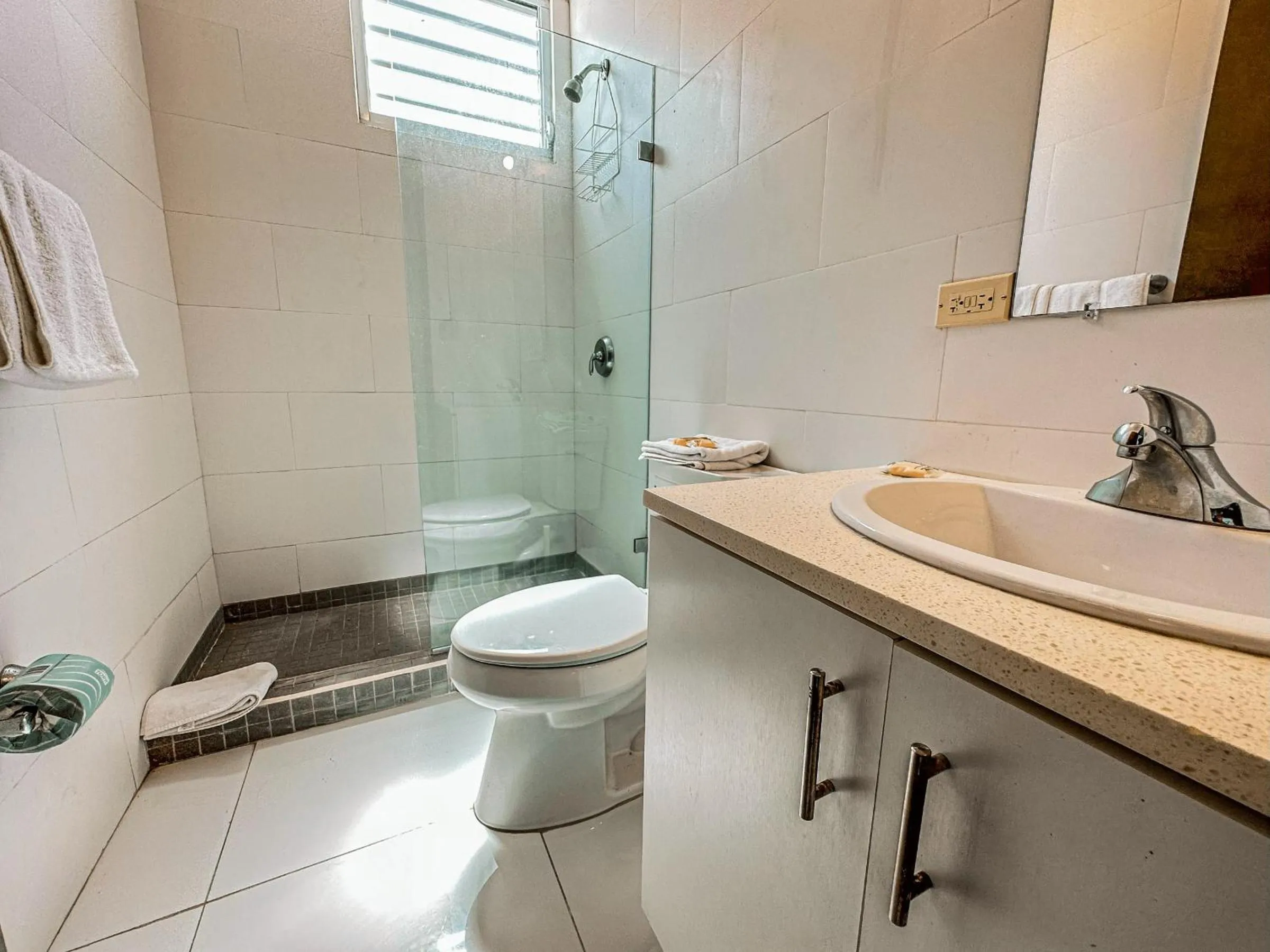 Bathroom in Arecibo Hotel 2101