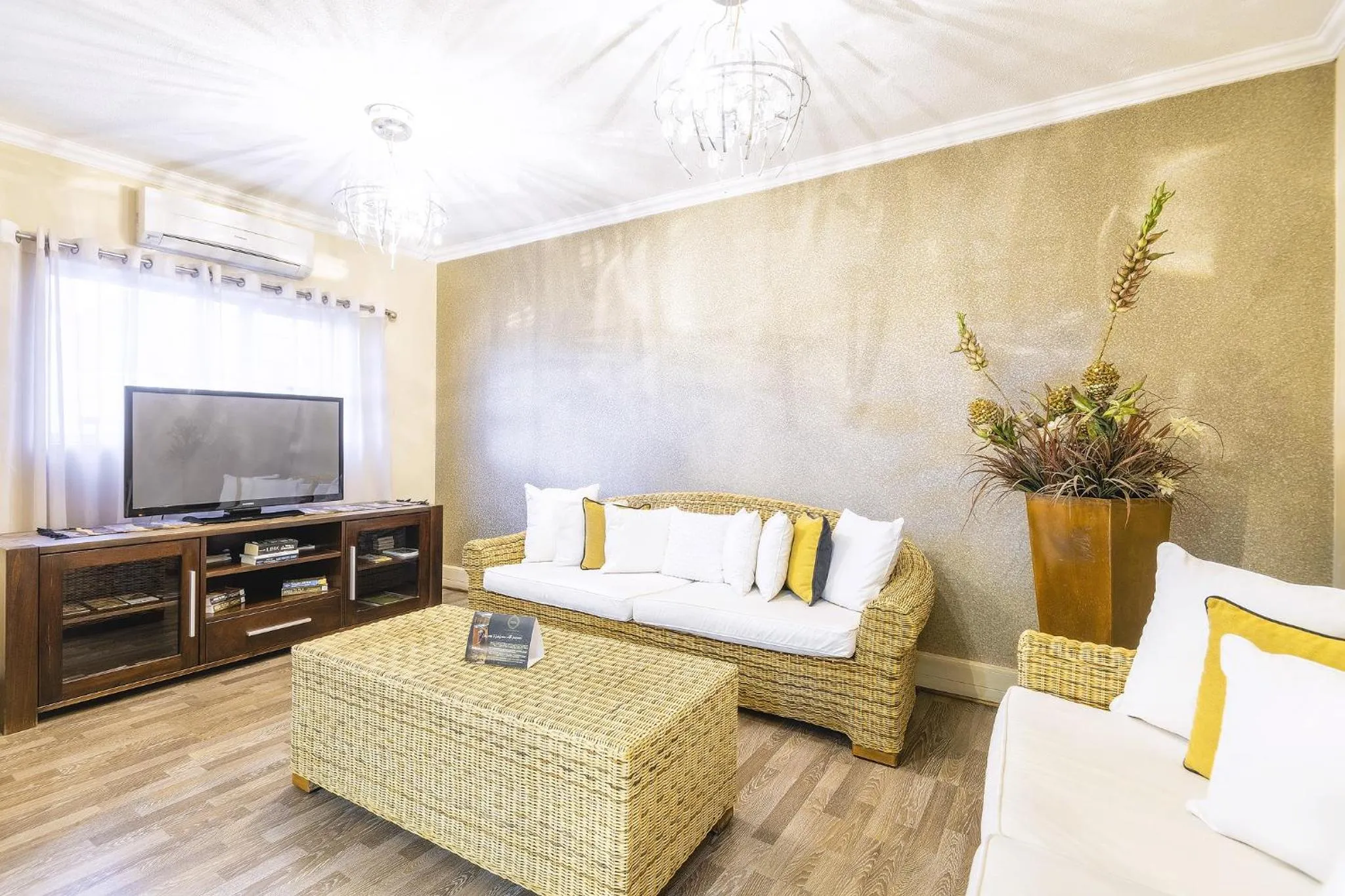 Communal lounge/ TV room in Auas City Hotel