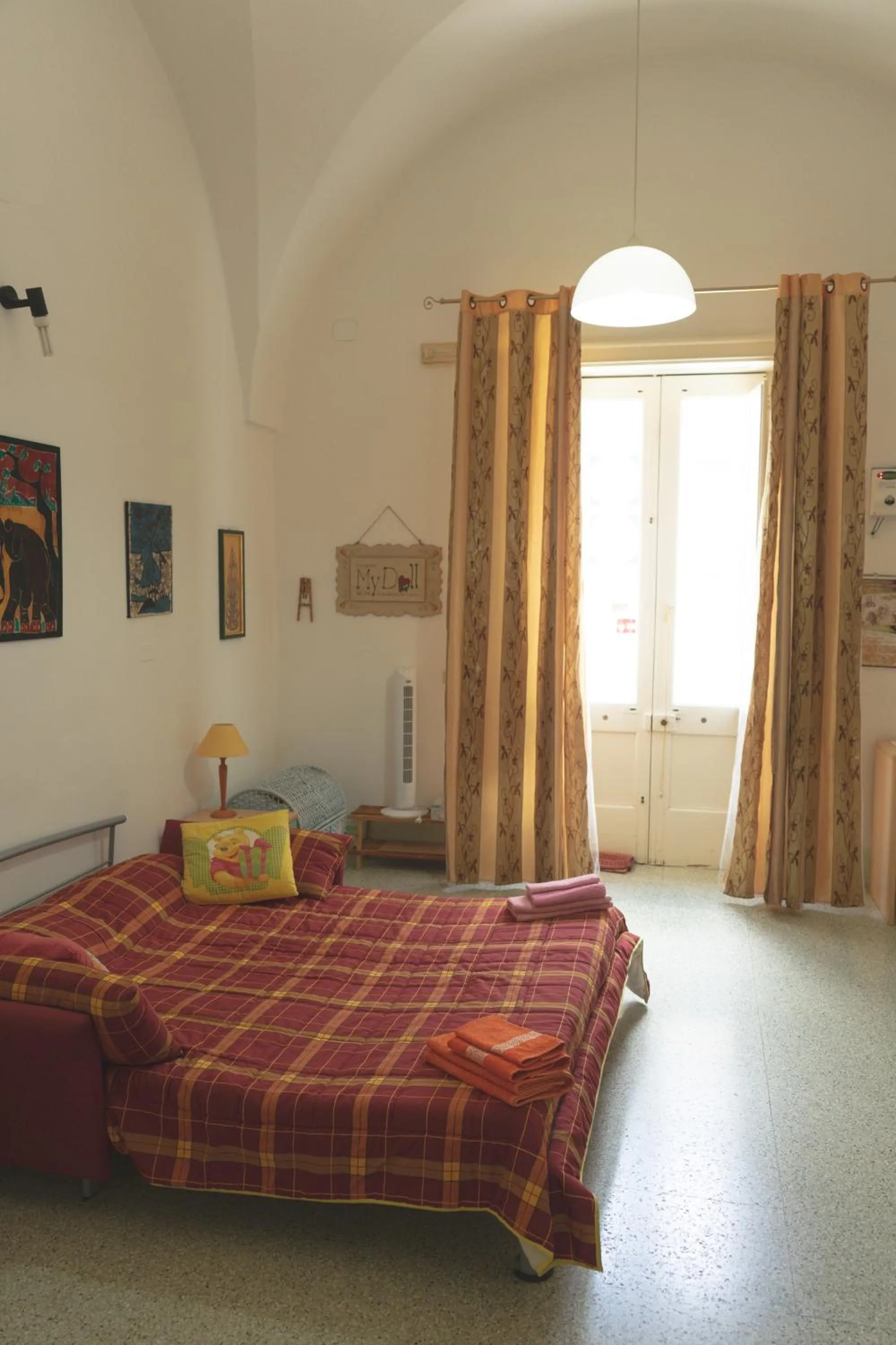 Bed in Donn'Anna B&B