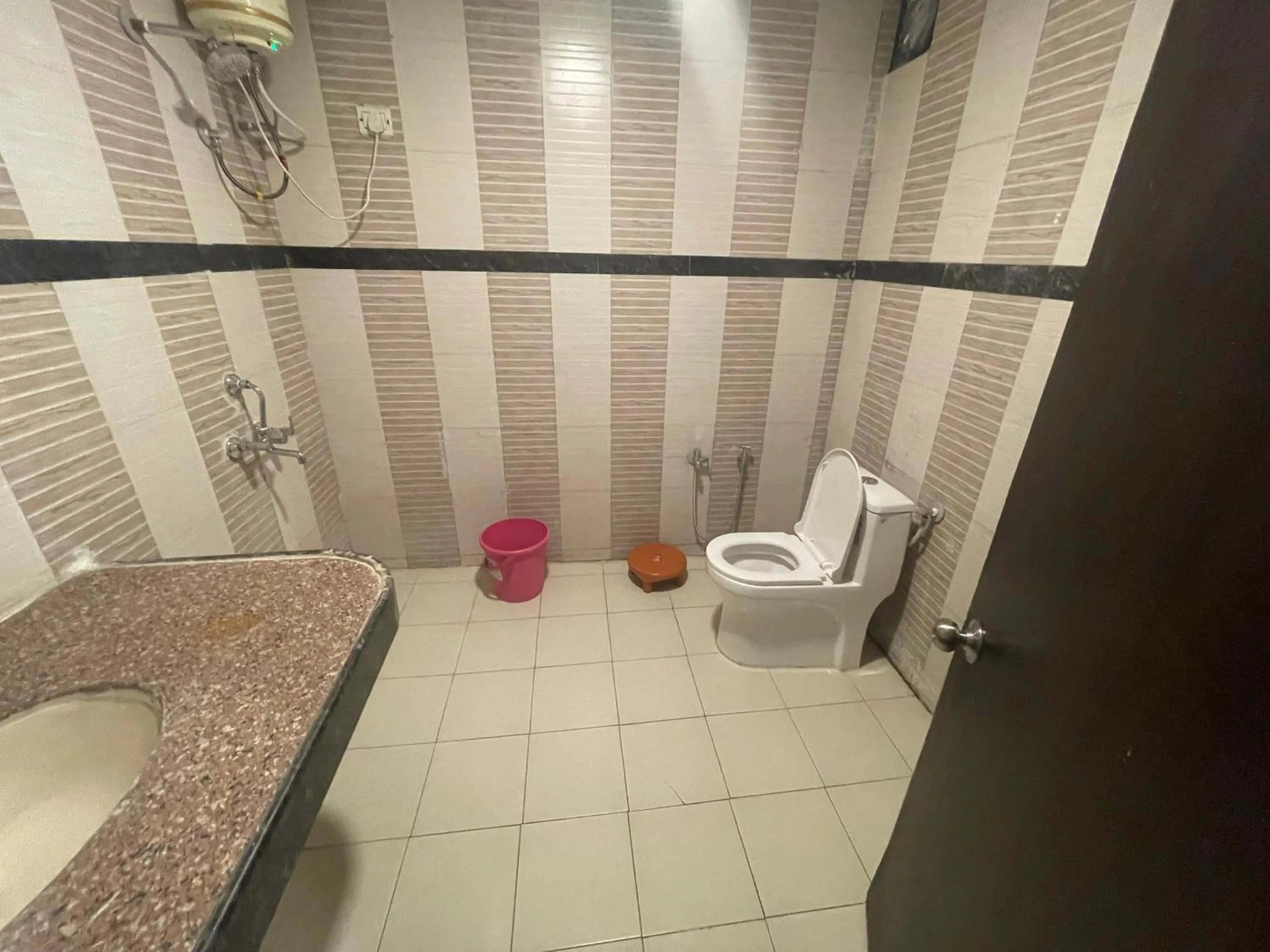 Shower in Viceroy Resort