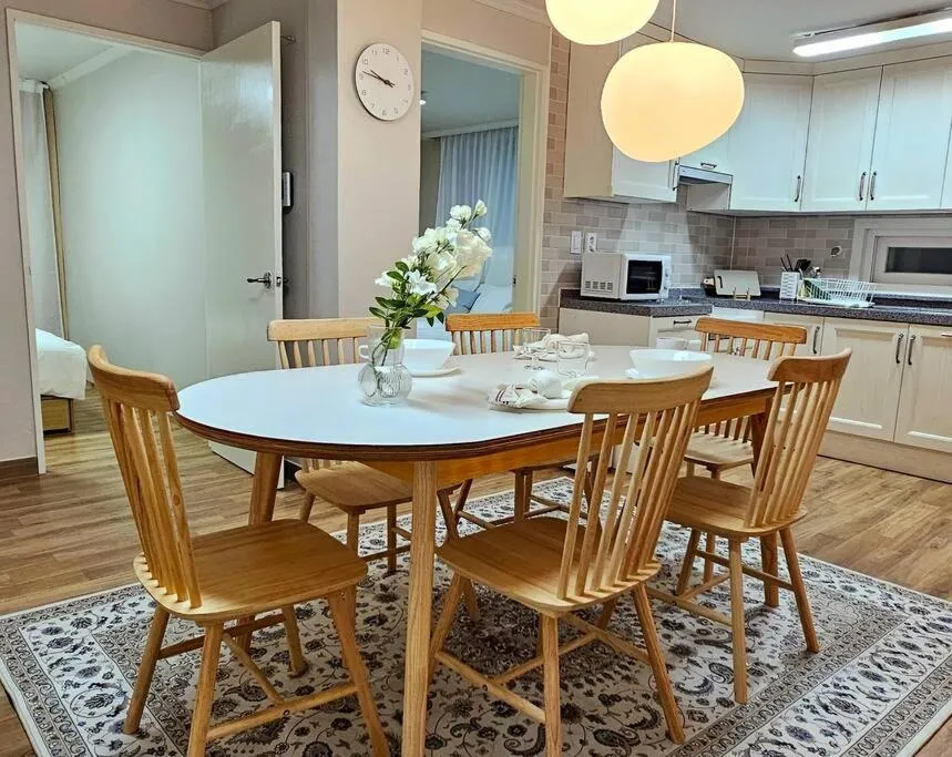 Dining area in Stay in Here Wangsimni Seoul