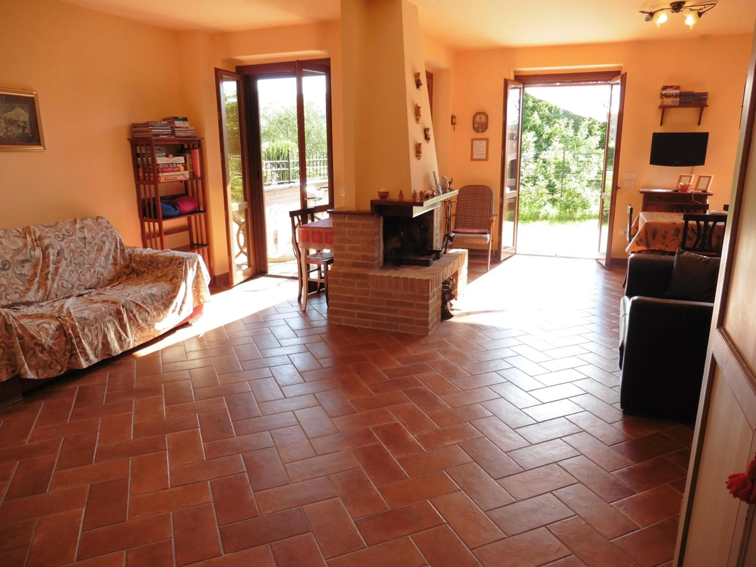 La Loggina Maxi con 2 giardini recintati privati