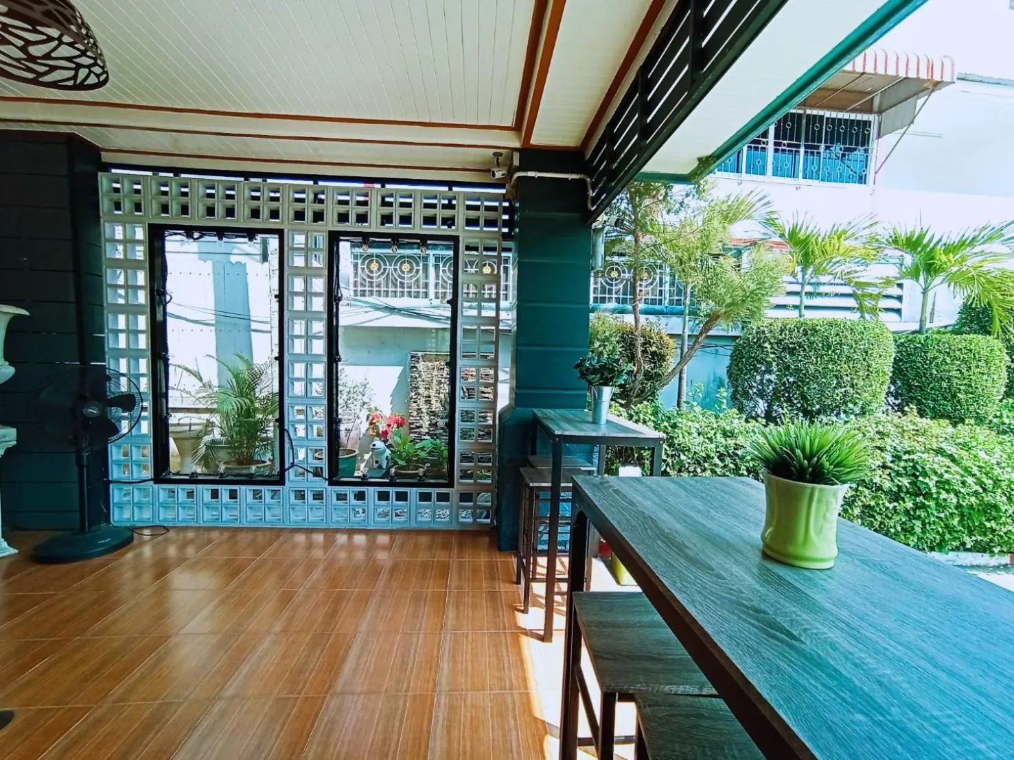 Seating area in The S Design Hotel
