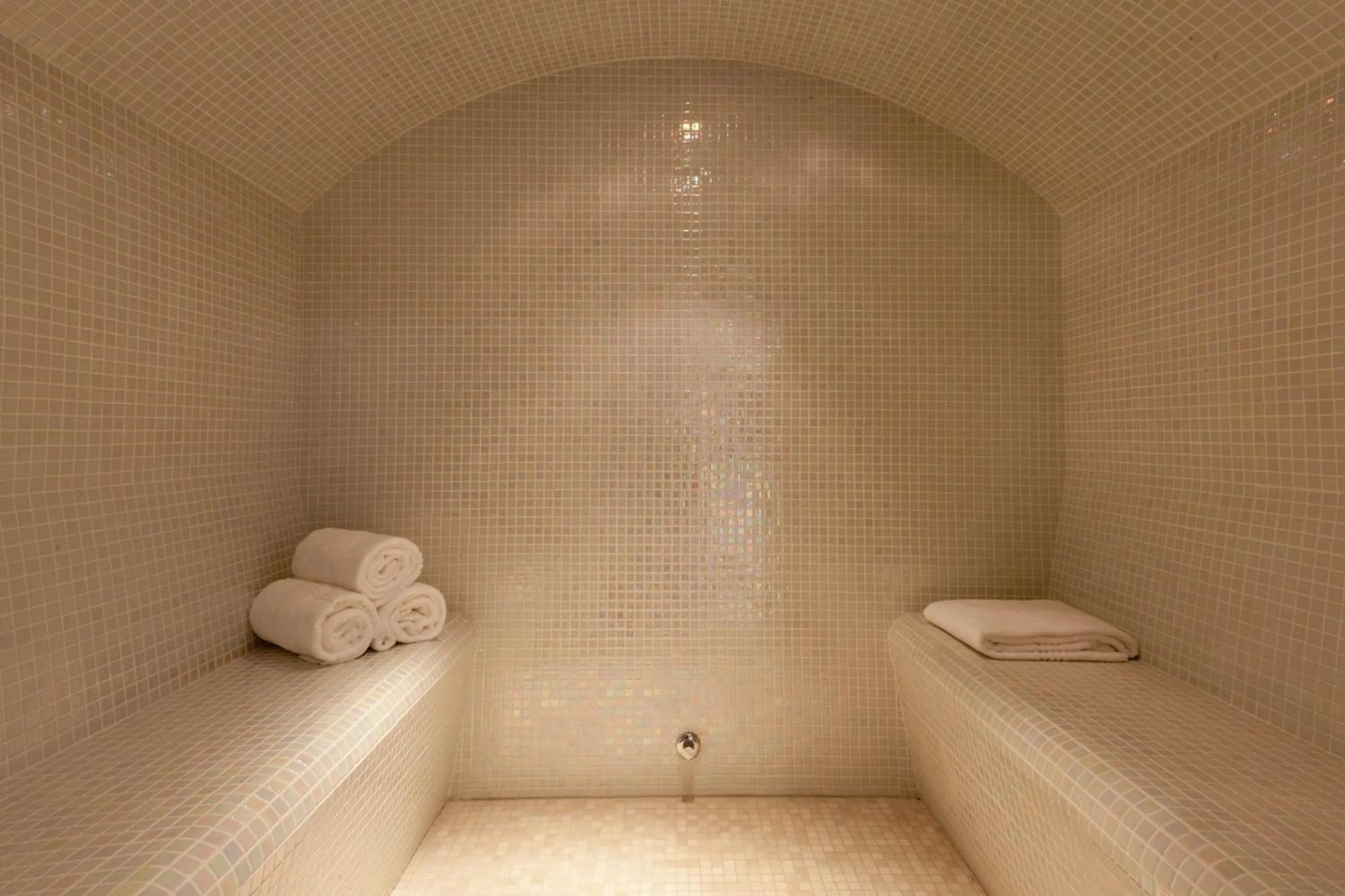 Spa and wellness centre/facilities in AC Hotel by Marriott Paris Le Bourget Airport