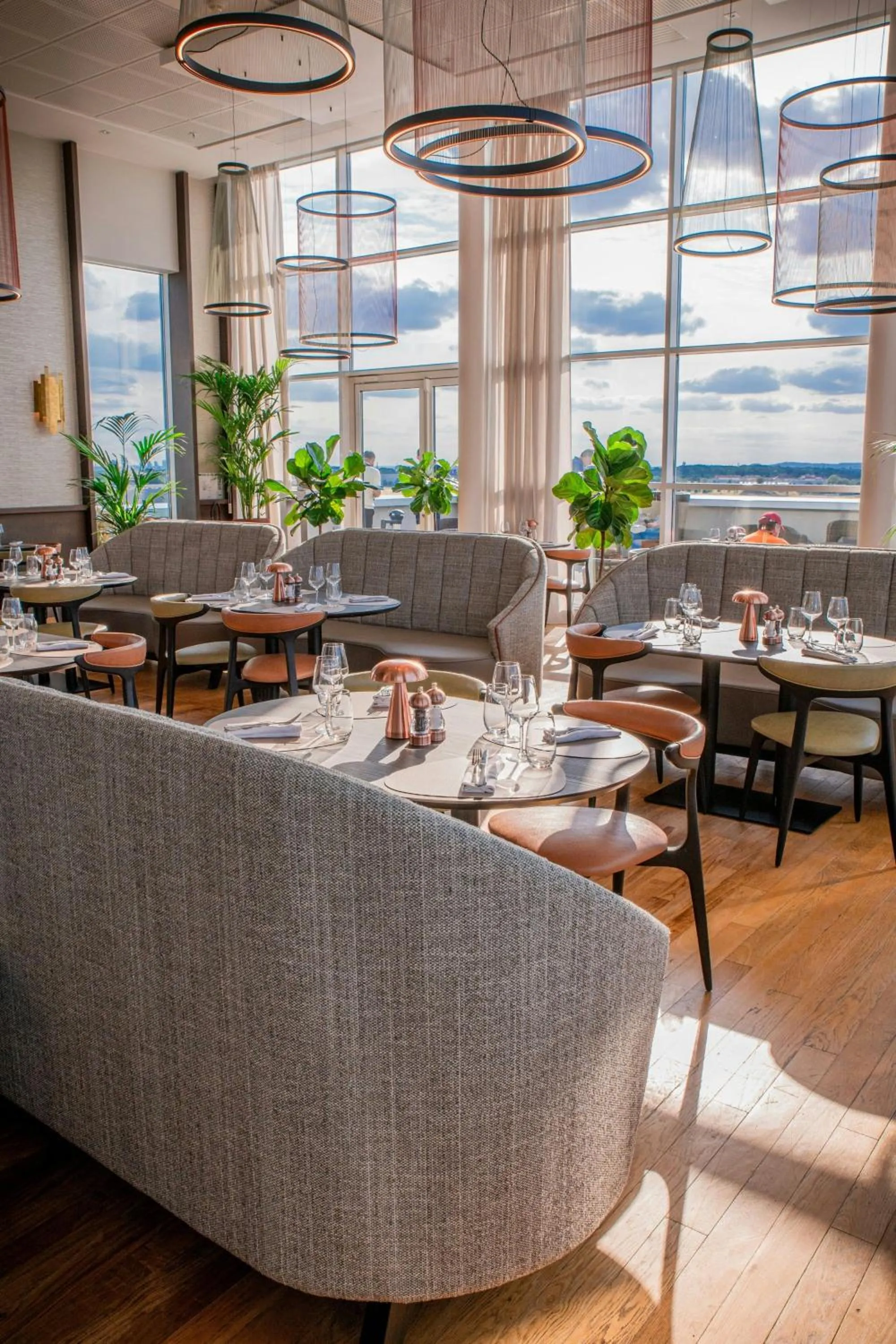 Restaurant/places to eat in AC Hotel by Marriott Paris Le Bourget Airport