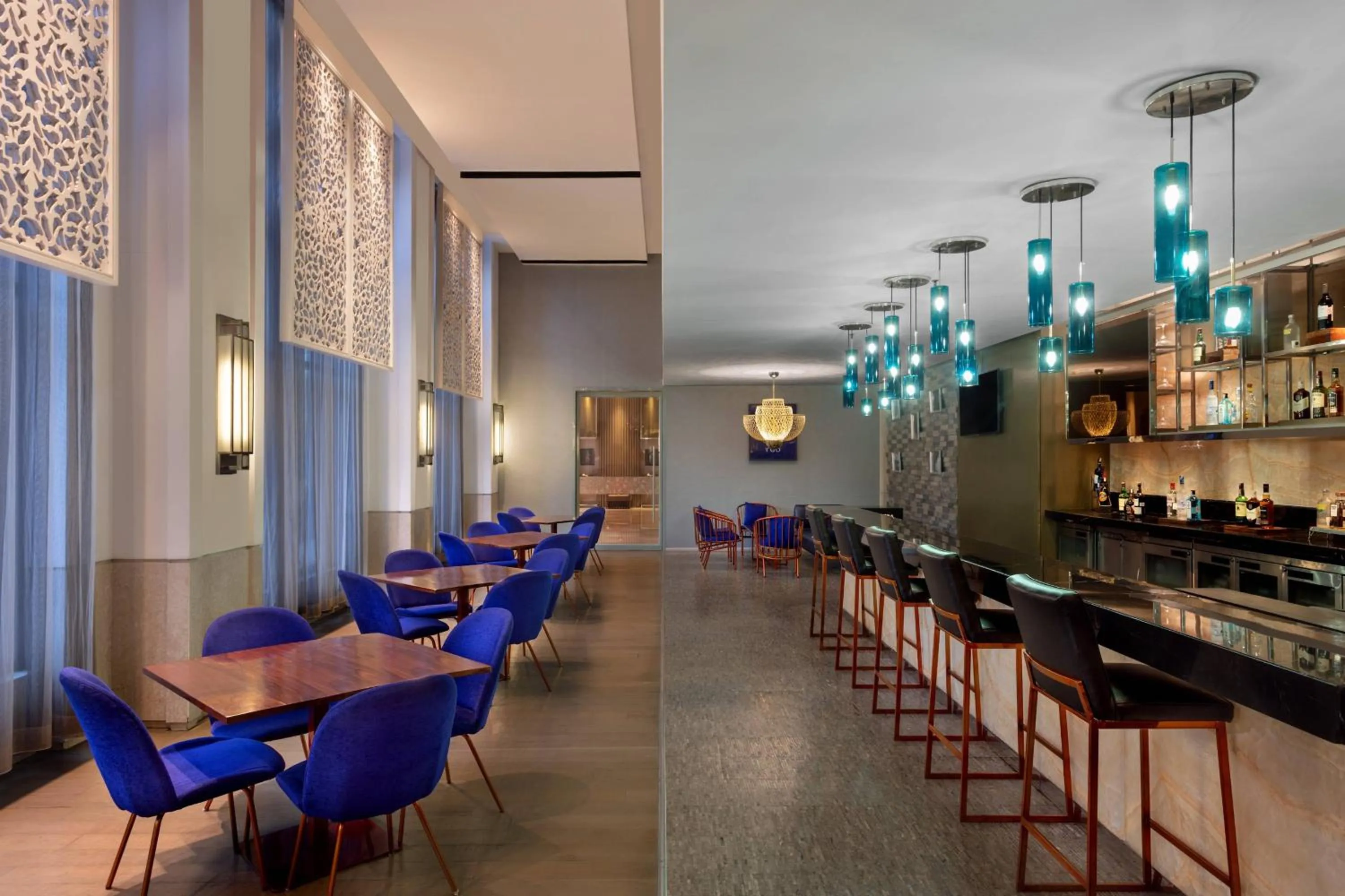 Restaurant/places to eat in Courtyard by Marriott Agra