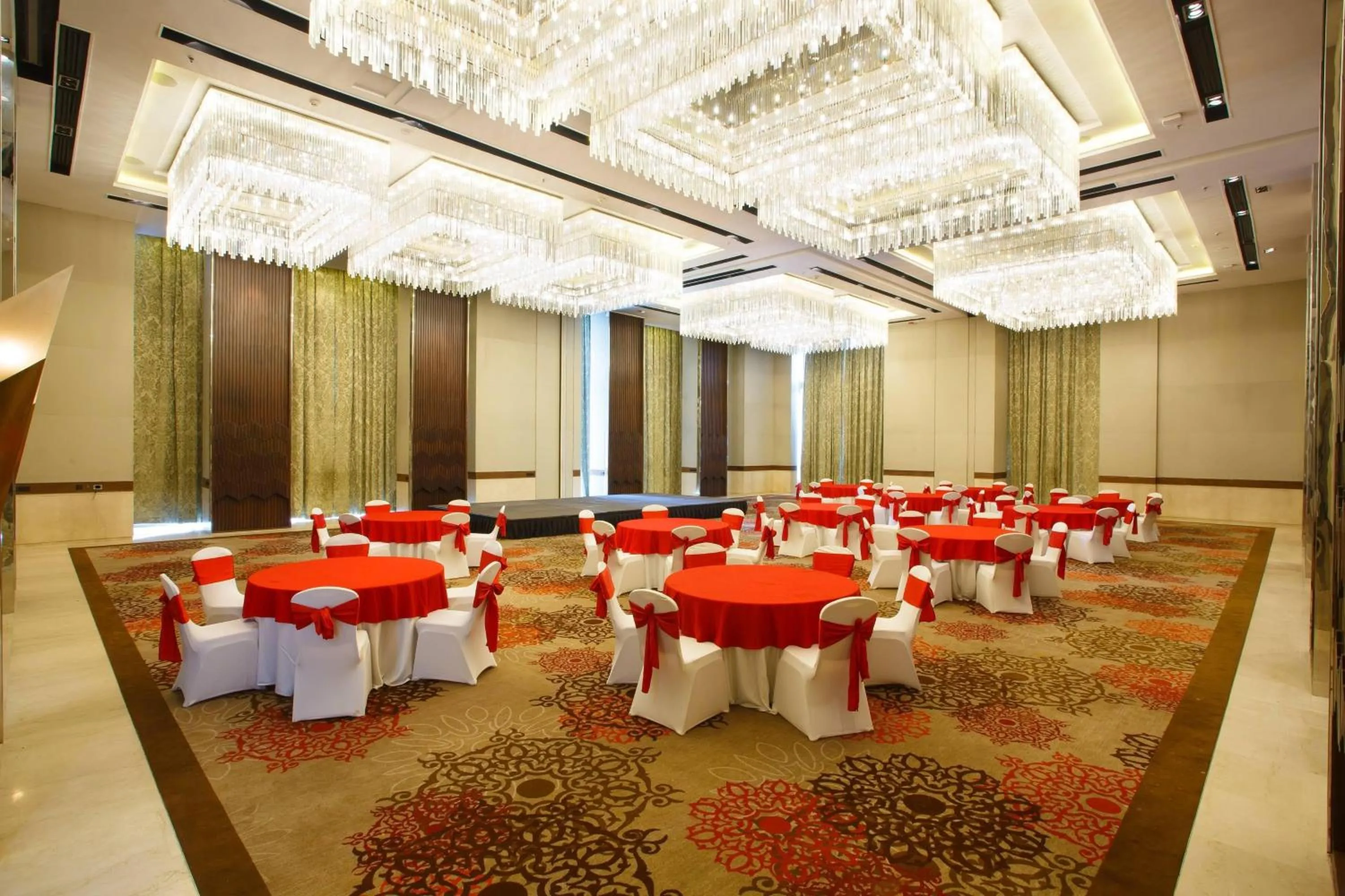 Lobby or reception in Courtyard by Marriott Agra