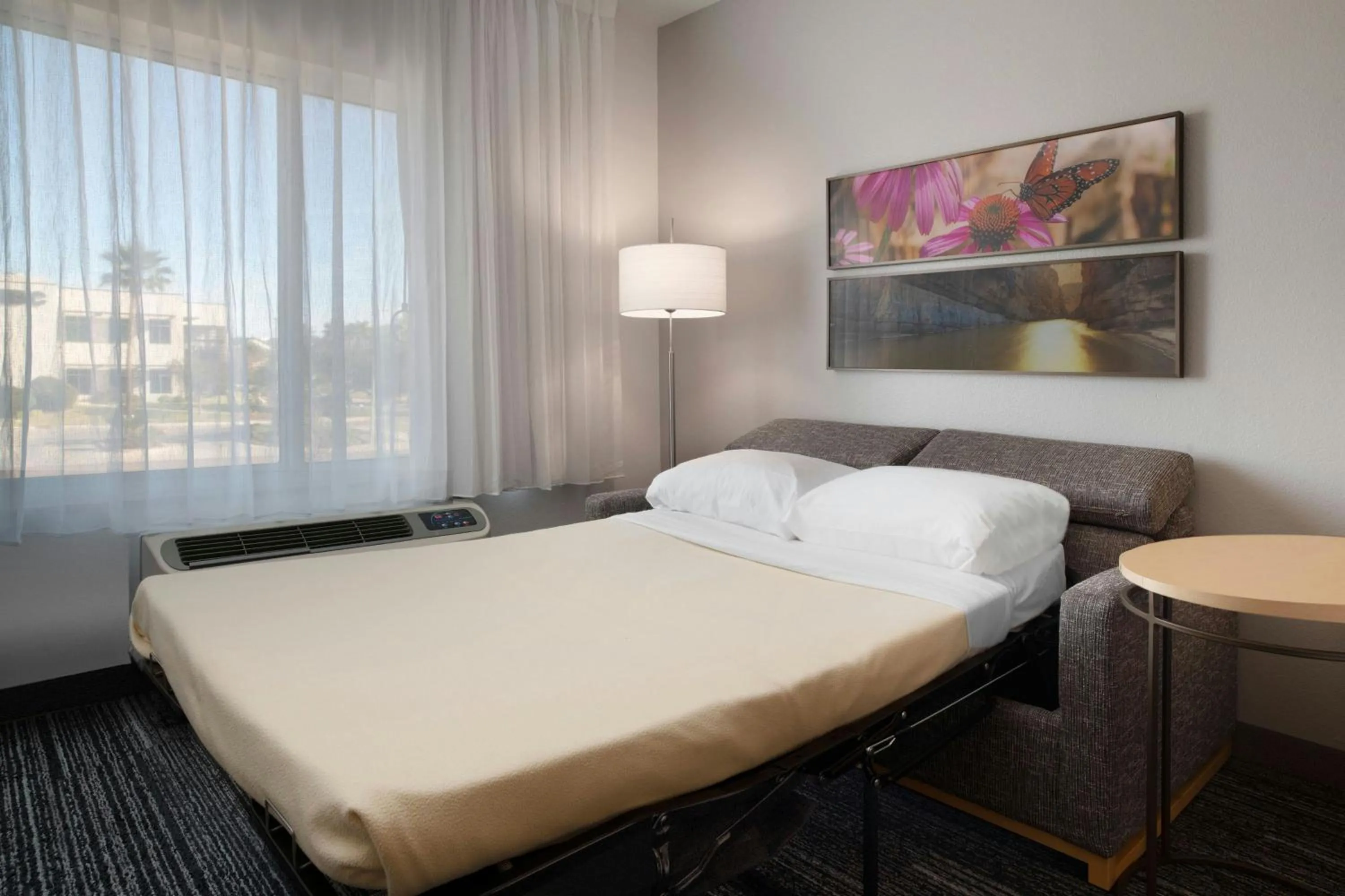 Photo of the whole room, Bed in TownePlace Suites by Marriott Laredo