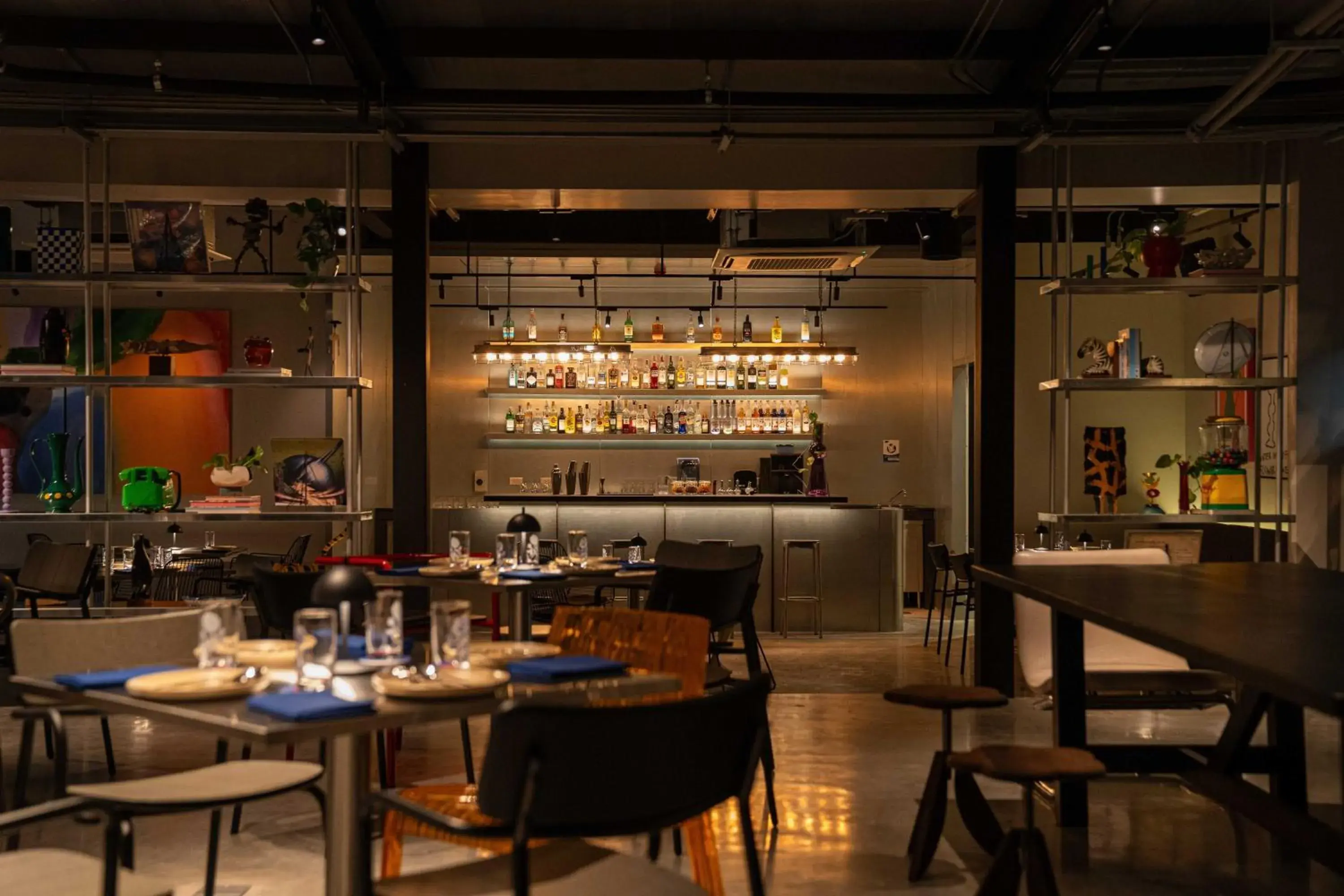 Restaurant/places to eat in The StandardX, Bangkok Phra Arthit Restaurant/places to eat in The StandardX, Bangkok Phra Arthit