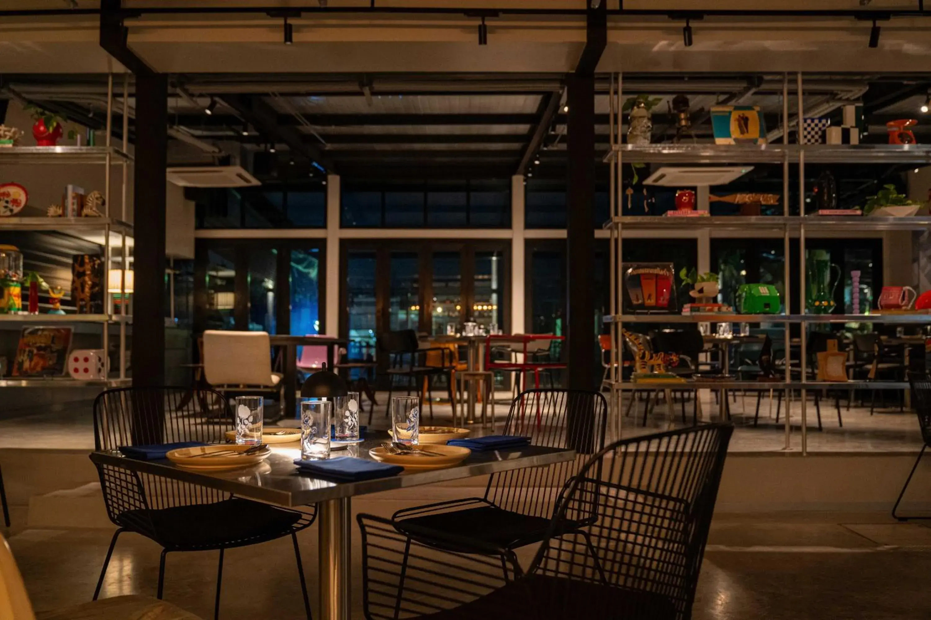 Restaurant/places to eat in The StandardX, Bangkok Phra Arthit Restaurant/places to eat in The StandardX, Bangkok Phra Arthit