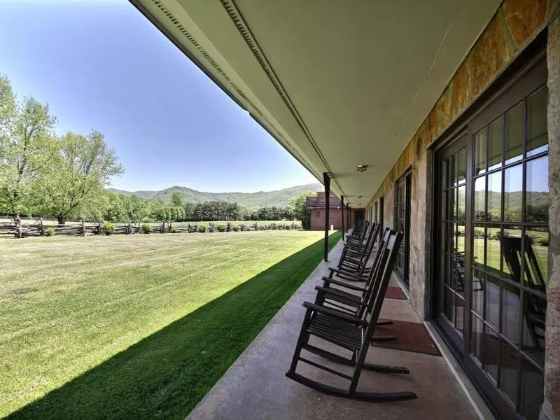 The Dillard House