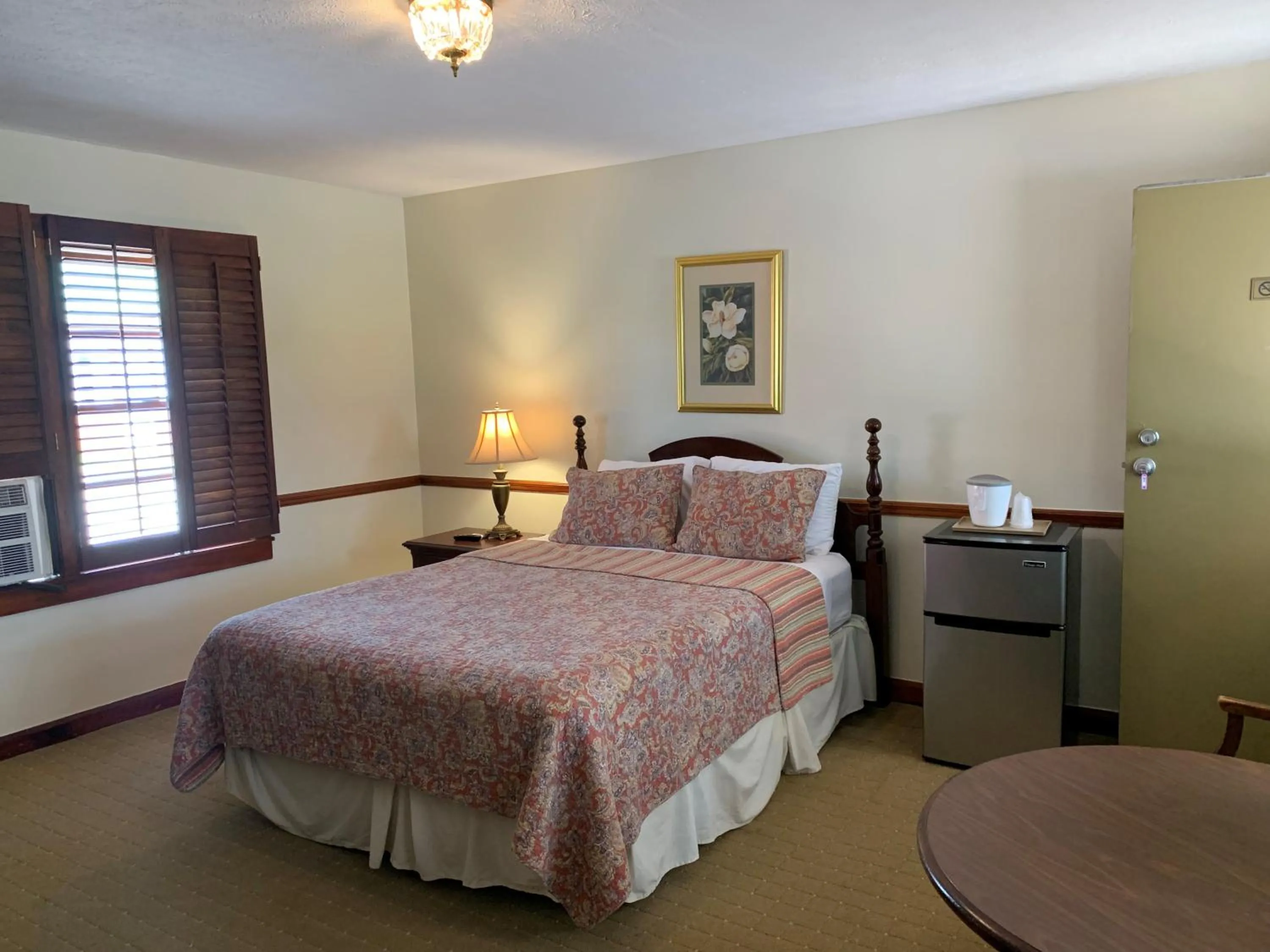 Bed in The Dillard House
