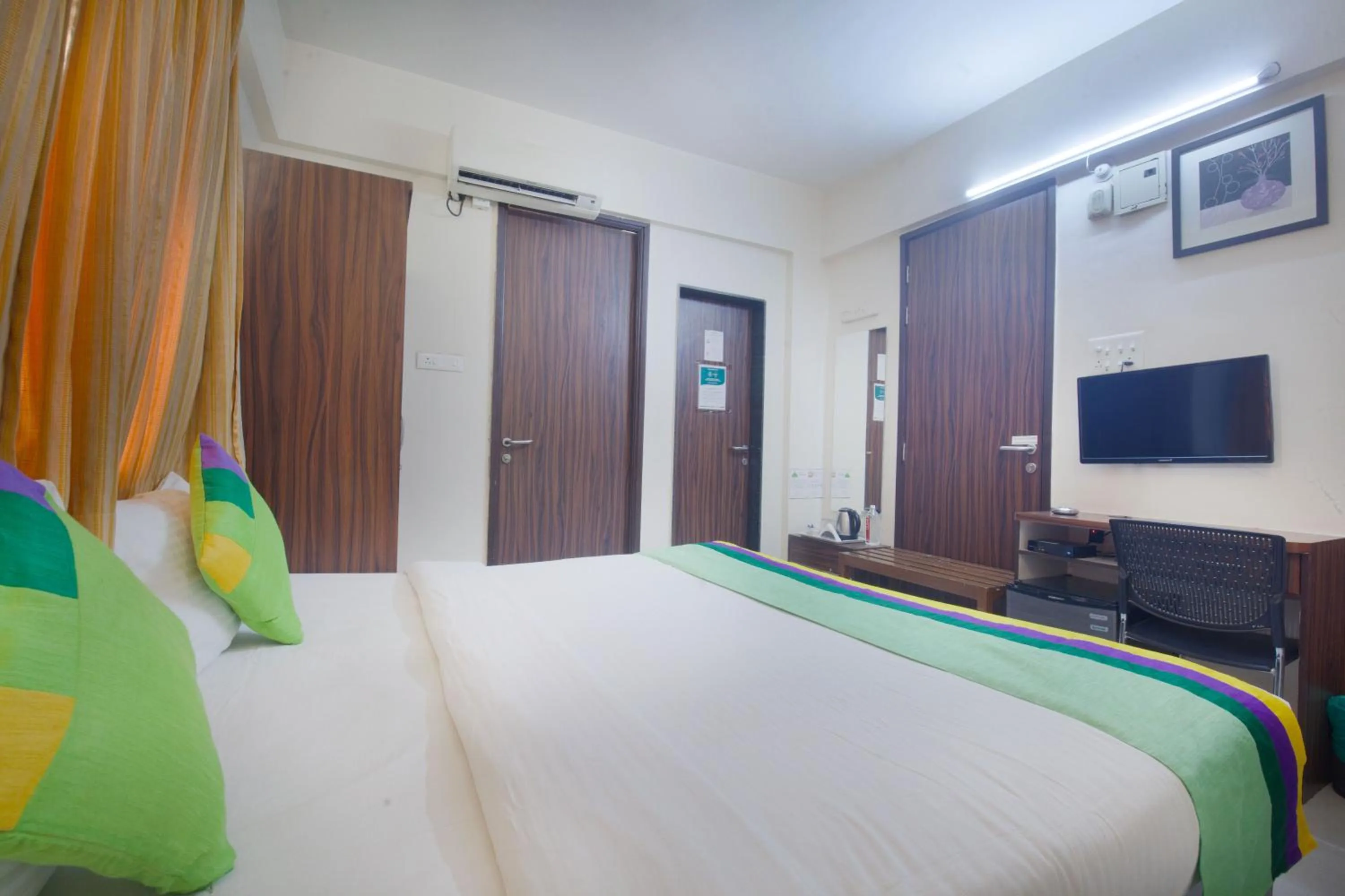 Bedroom, Bed in Treebo Park View Hadapsar