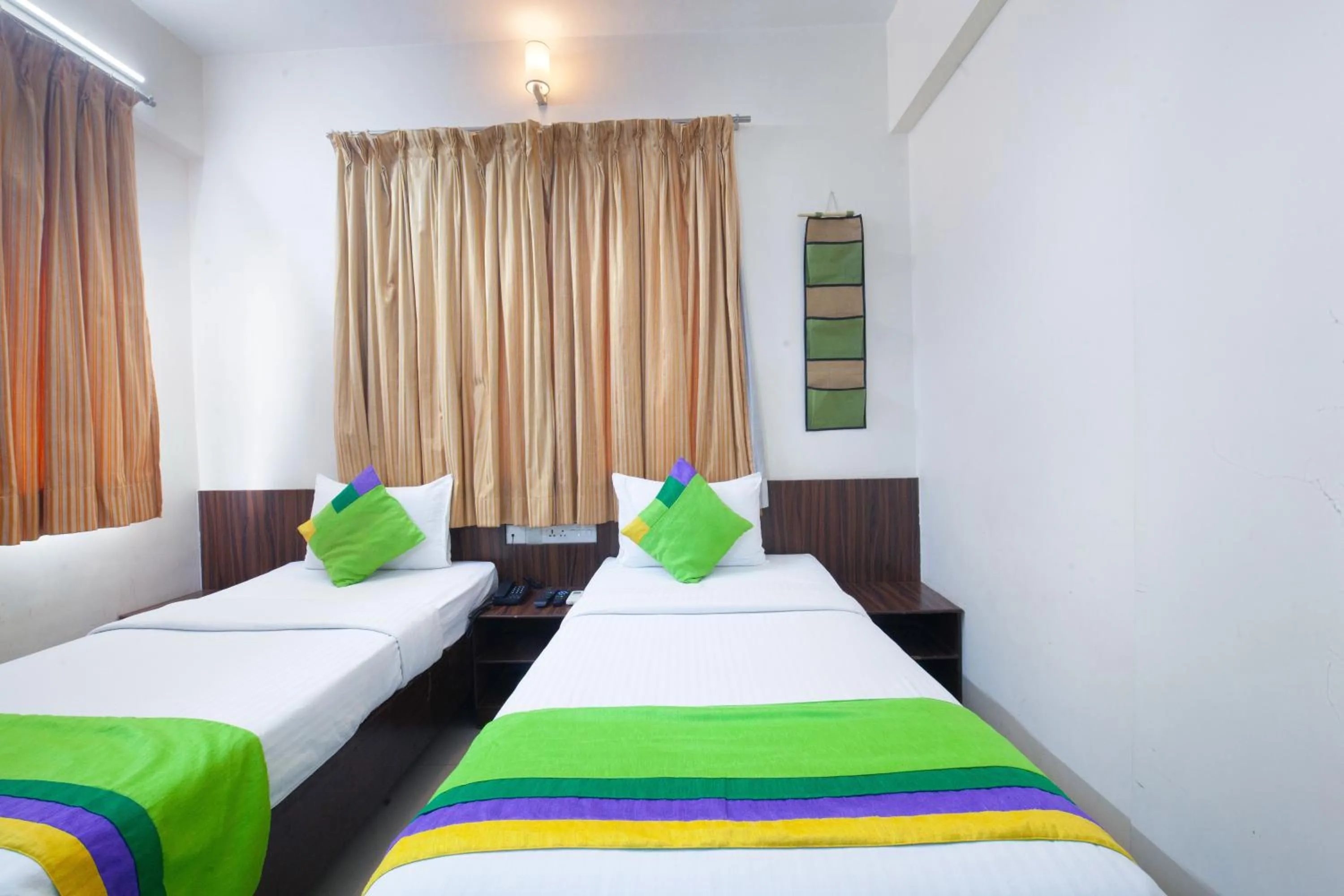 Bedroom, Bed in Treebo Park View Hadapsar