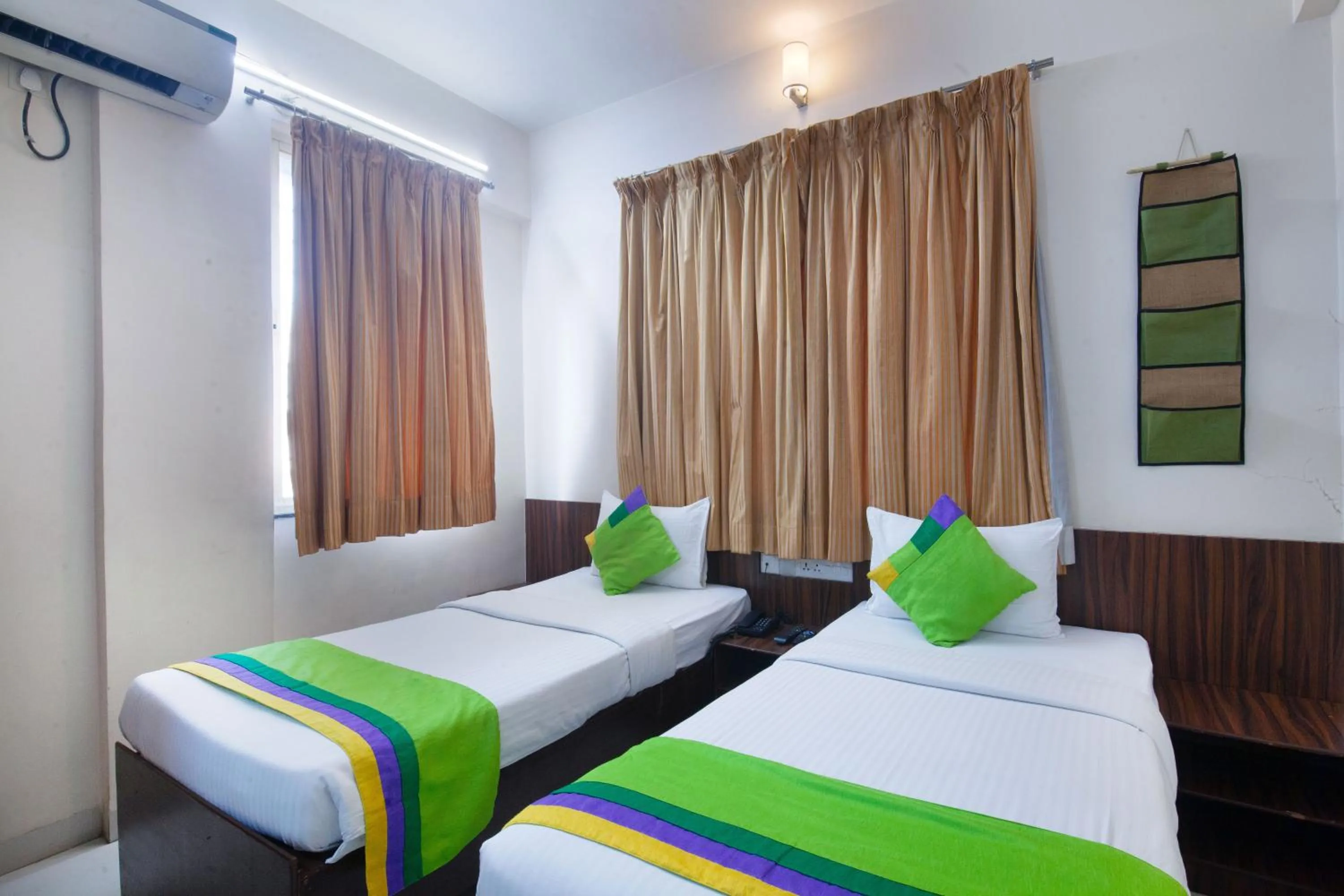 Bedroom, Bed in Treebo Park View Hadapsar