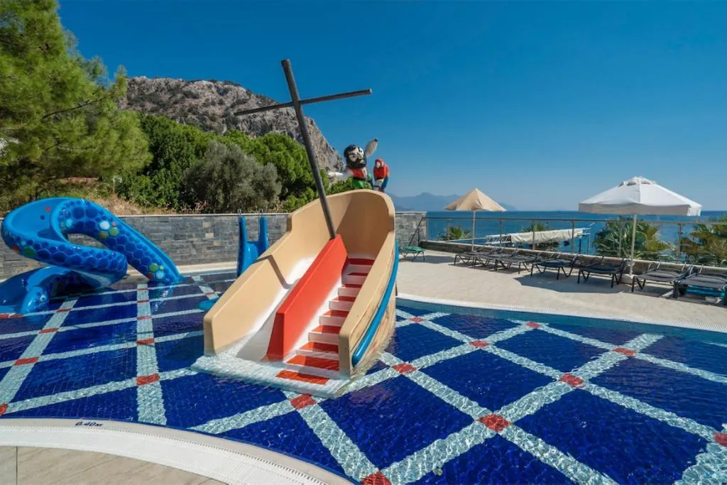 Swimming pool in Turunc Premium Hotel