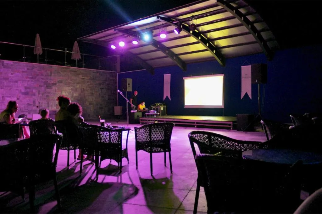 Communal lounge/ TV room in Turunc Premium Hotel