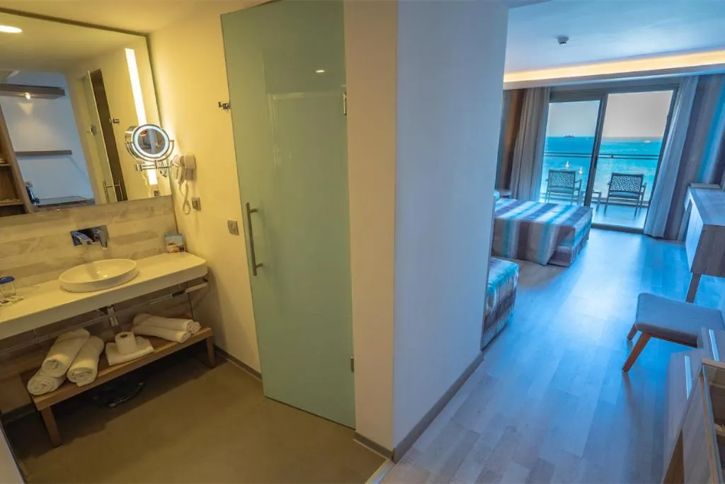 Bathroom in Turunc Premium Hotel