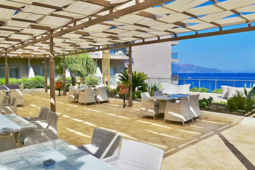 Restaurant/places to eat in Turunc Premium Hotel