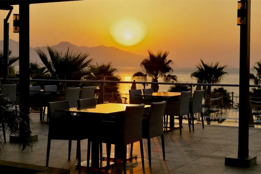 Restaurant/places to eat in Turunc Premium Hotel