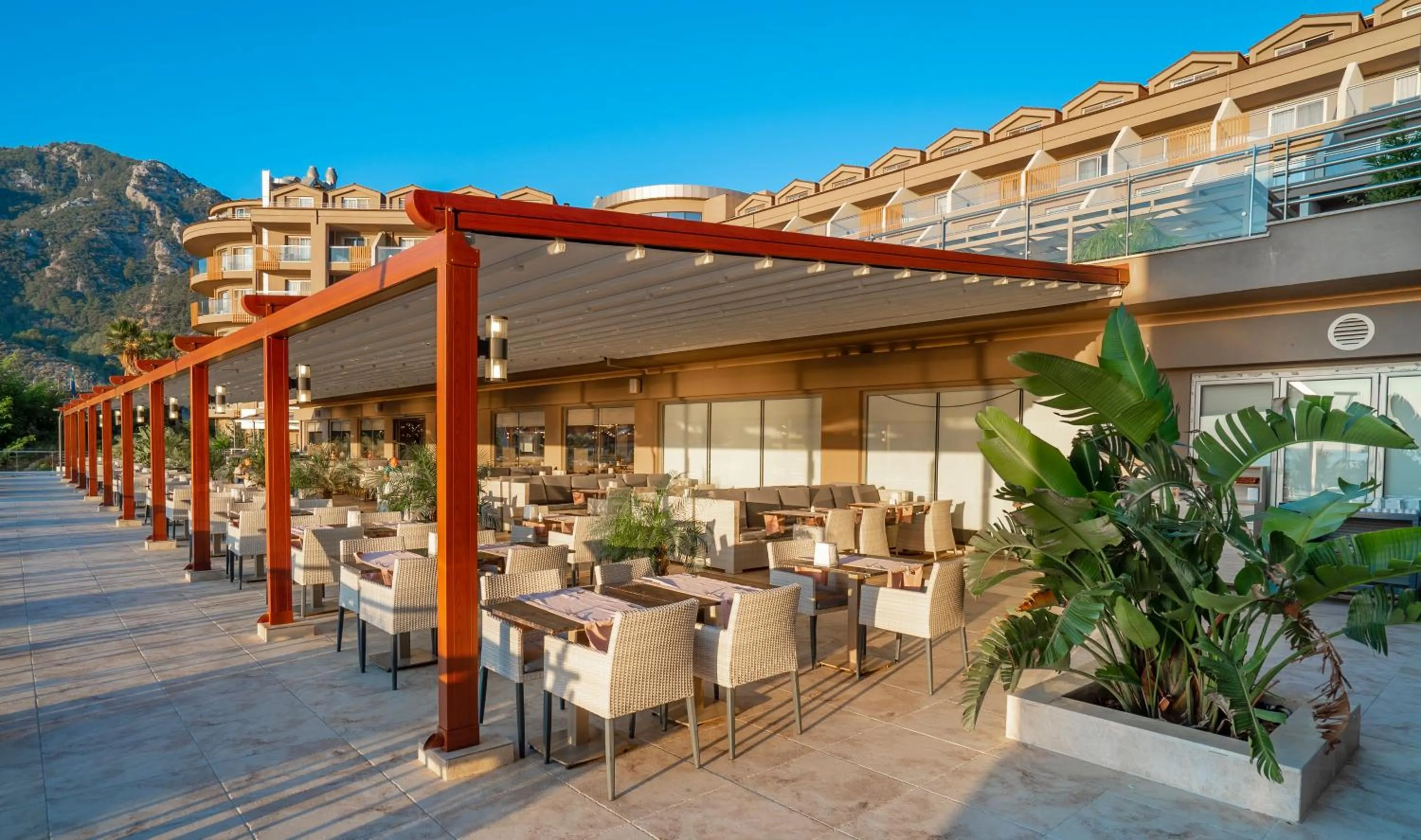 Restaurant/places to eat in Turunc Premium Hotel