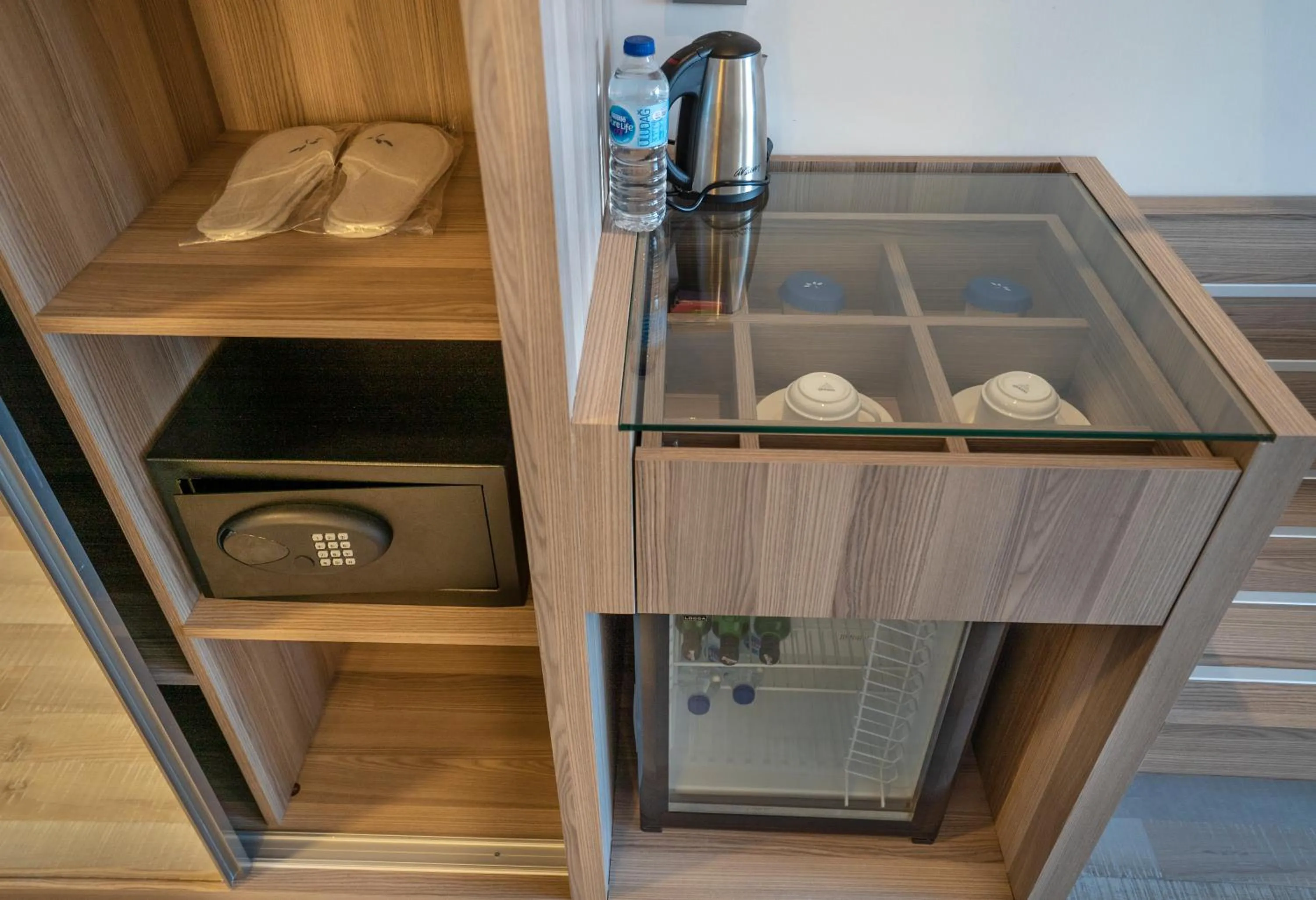 Coffee/tea facilities in Turunc Premium Hotel