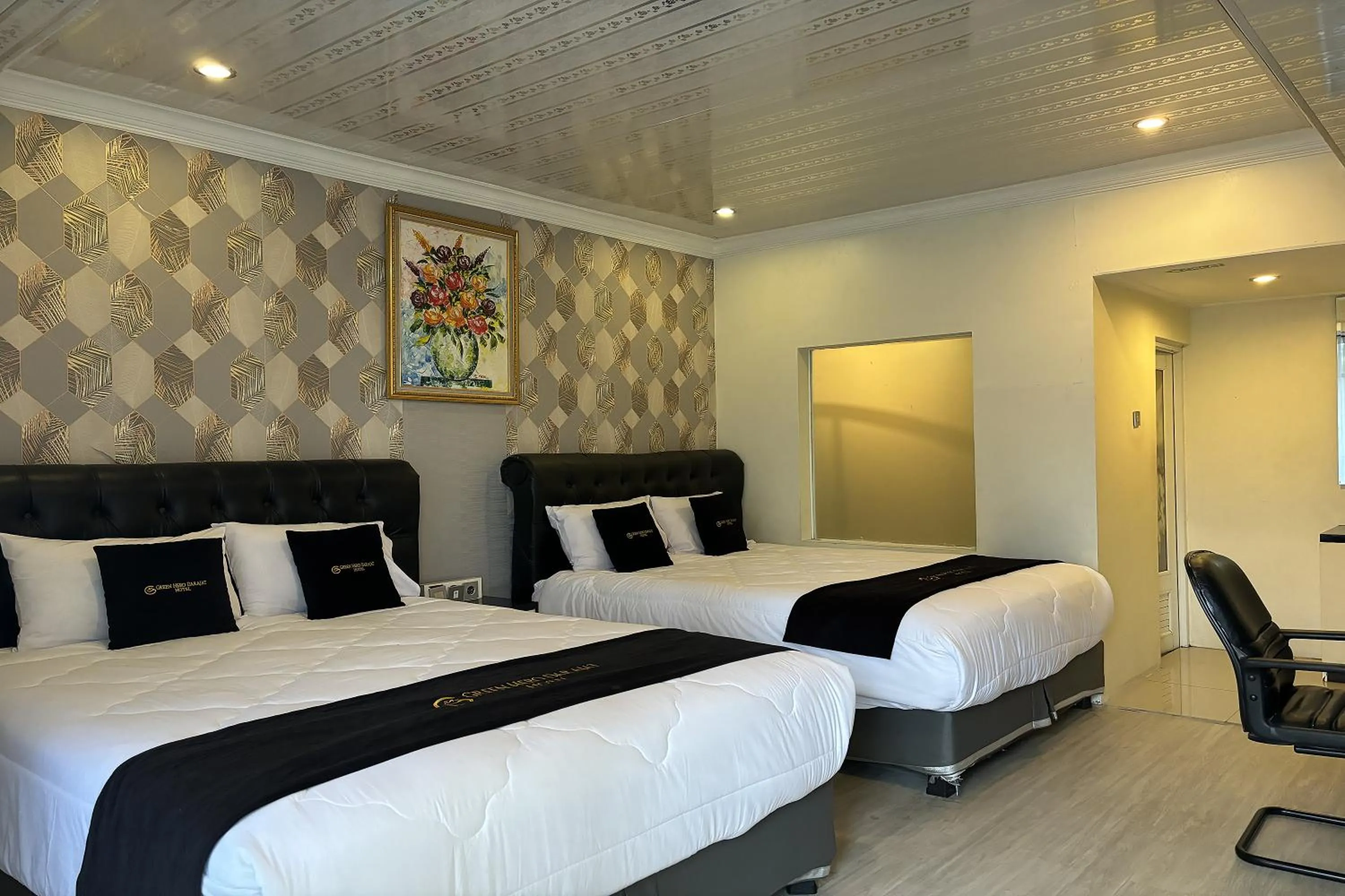 Bed in Green Hero Darajat Hotel