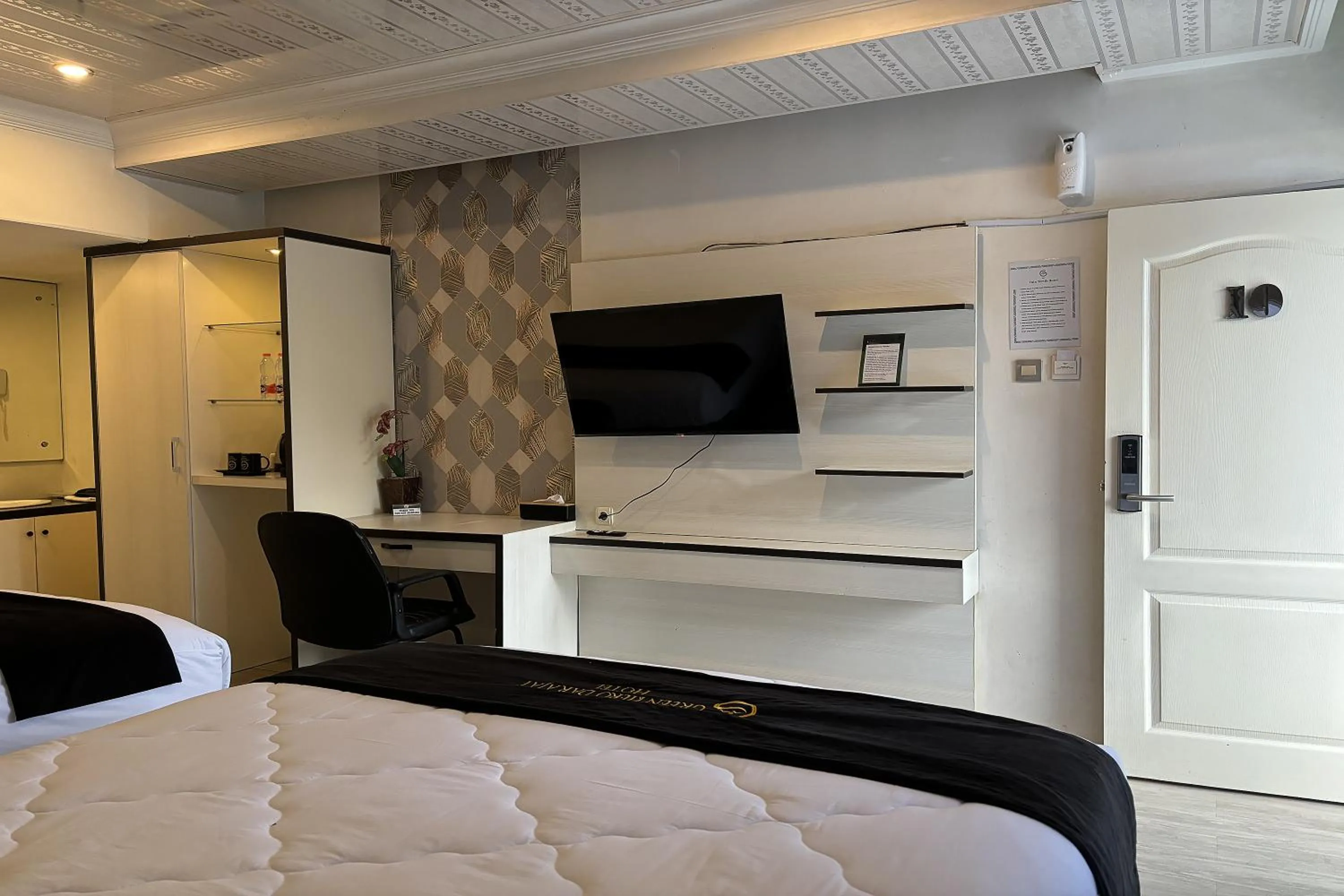 Bed in Green Hero Darajat Hotel