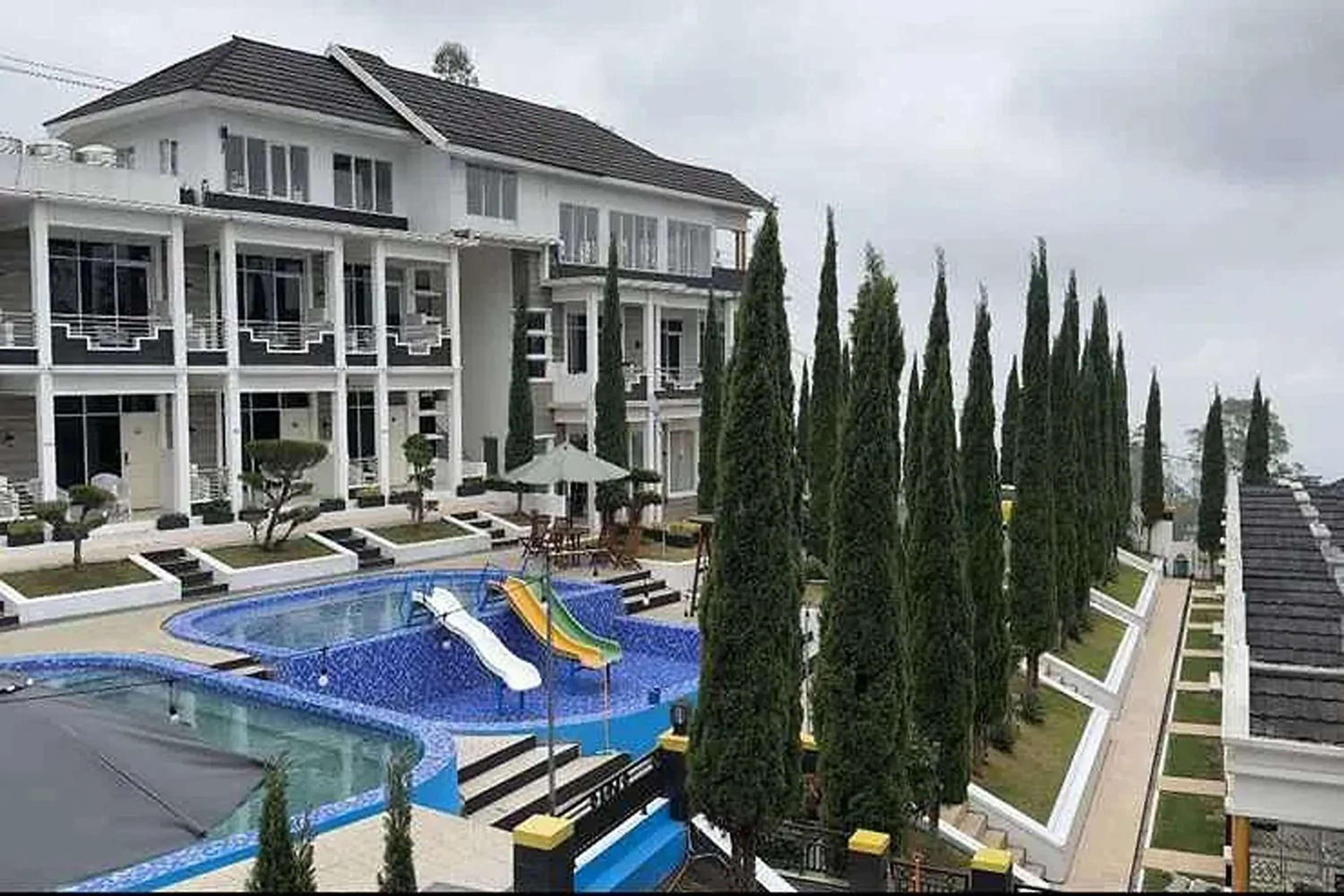 Property building in Green Hero Darajat Hotel