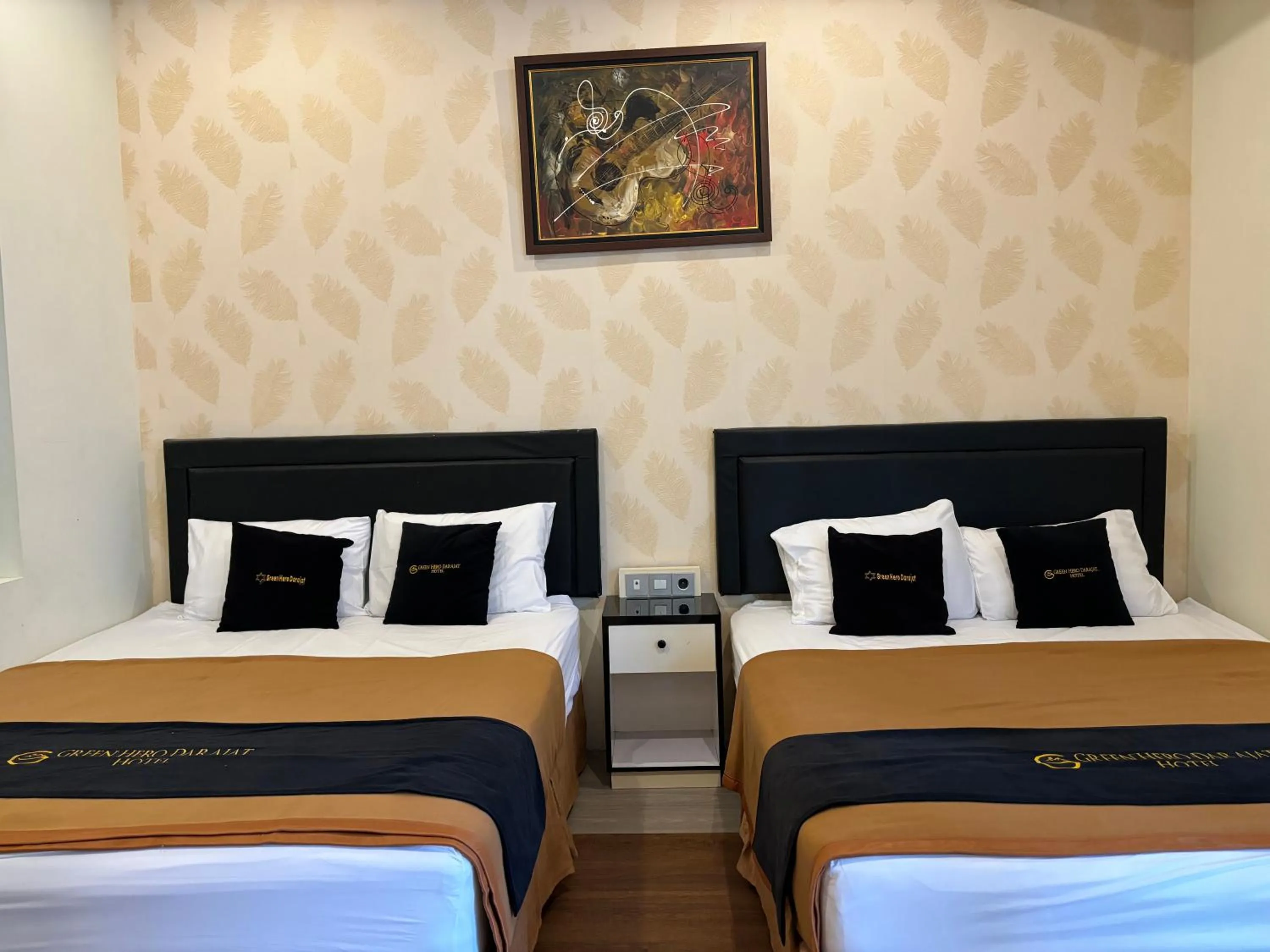 Bed in Green Hero Darajat Hotel