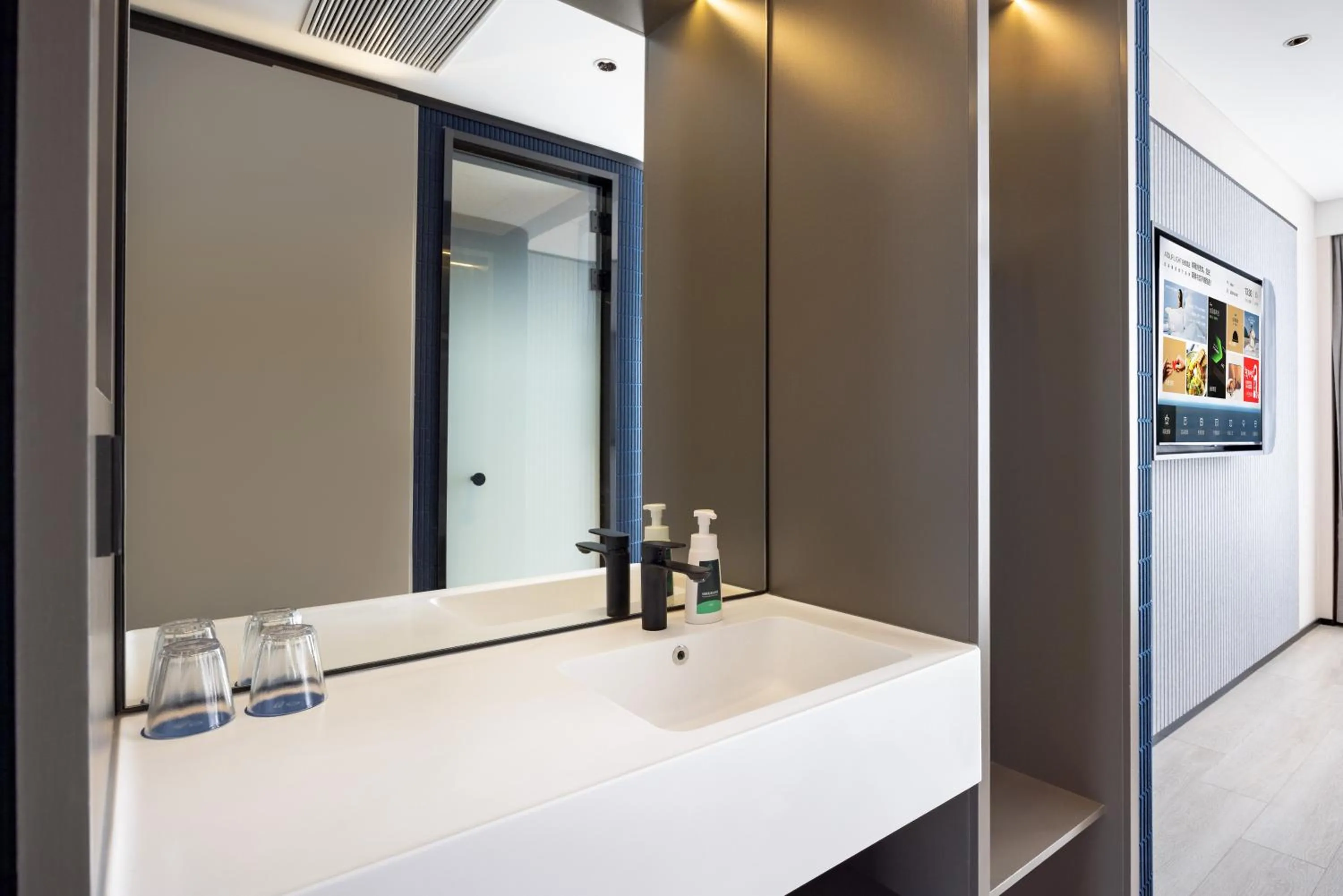 Atour Light Hotel Shenyang Yuhong Plaza Metro Station