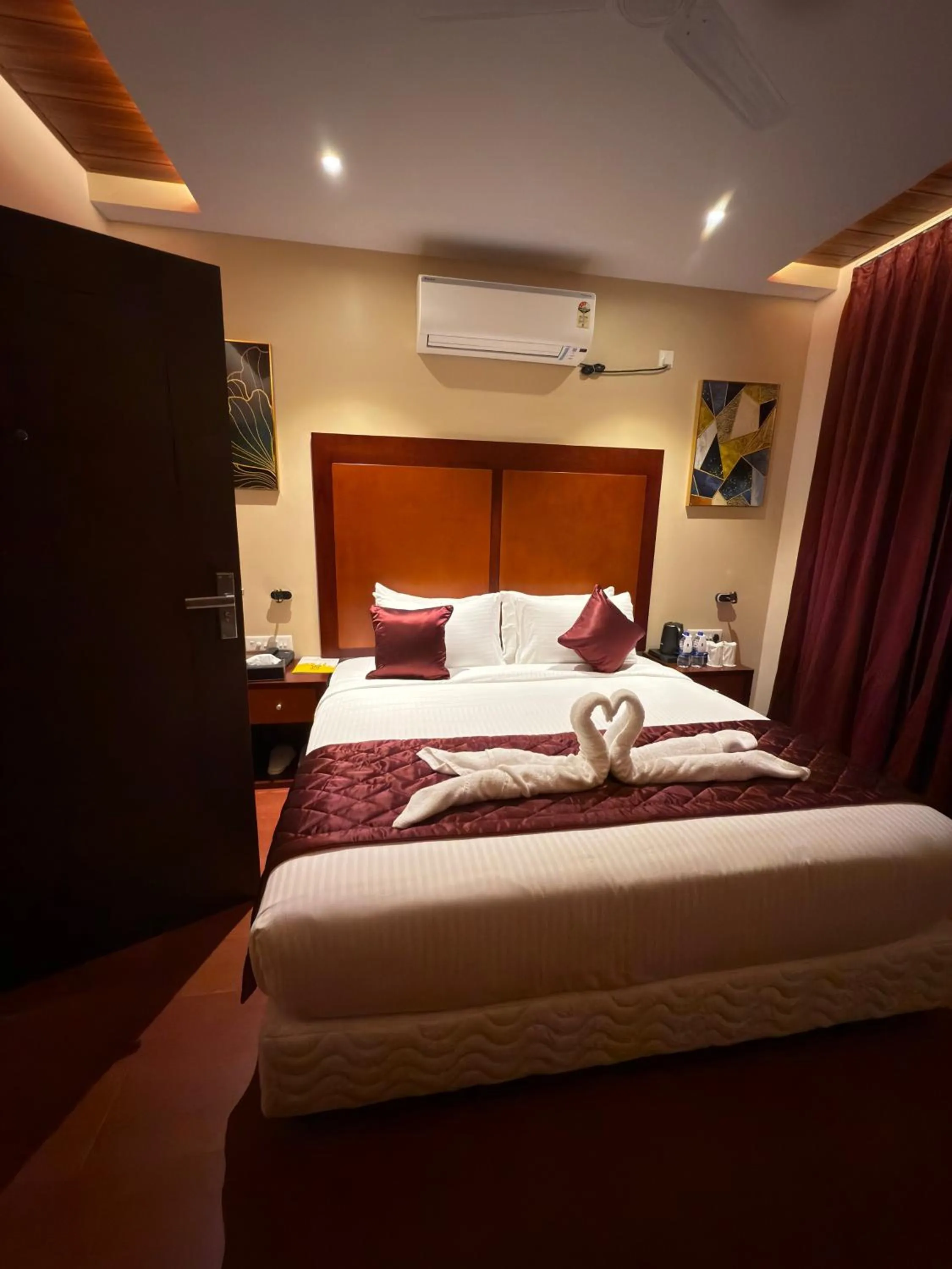 Bed in Park Avenue Hotel & Apartments Trichy