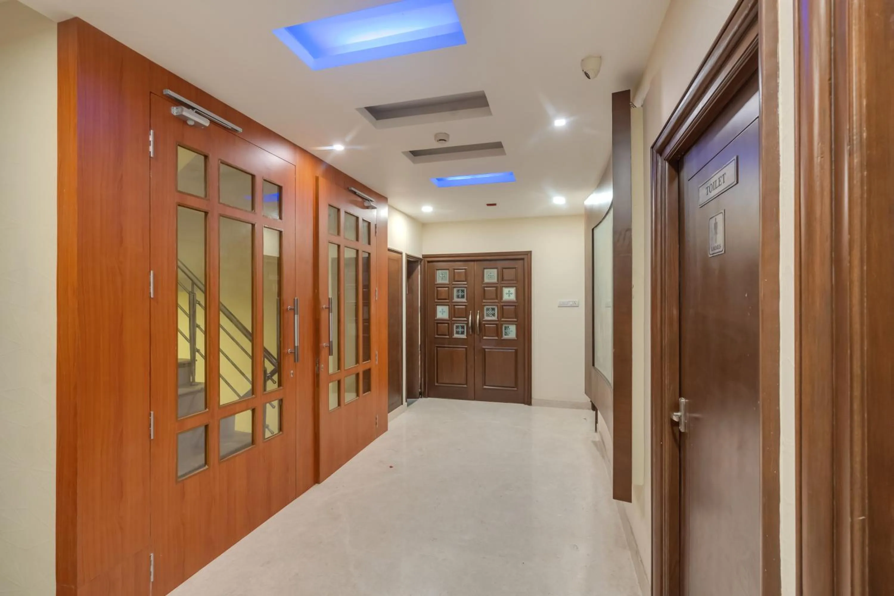 Restaurant/places to eat in Park Avenue Hotel & Apartments Trichy