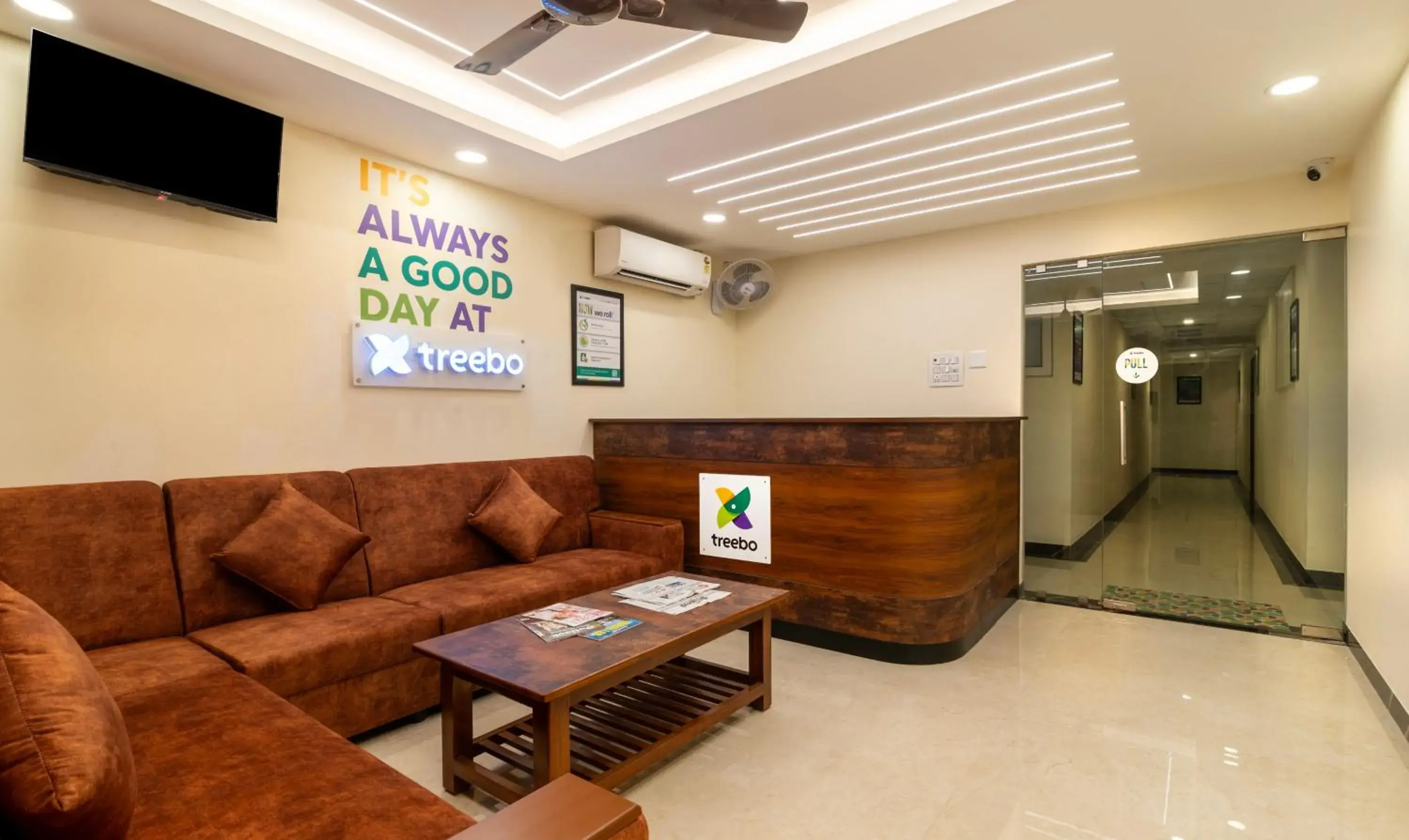 Lobby or reception in Treebo Rakshitha, Porur Lobby or reception in Treebo Rakshitha, Porur