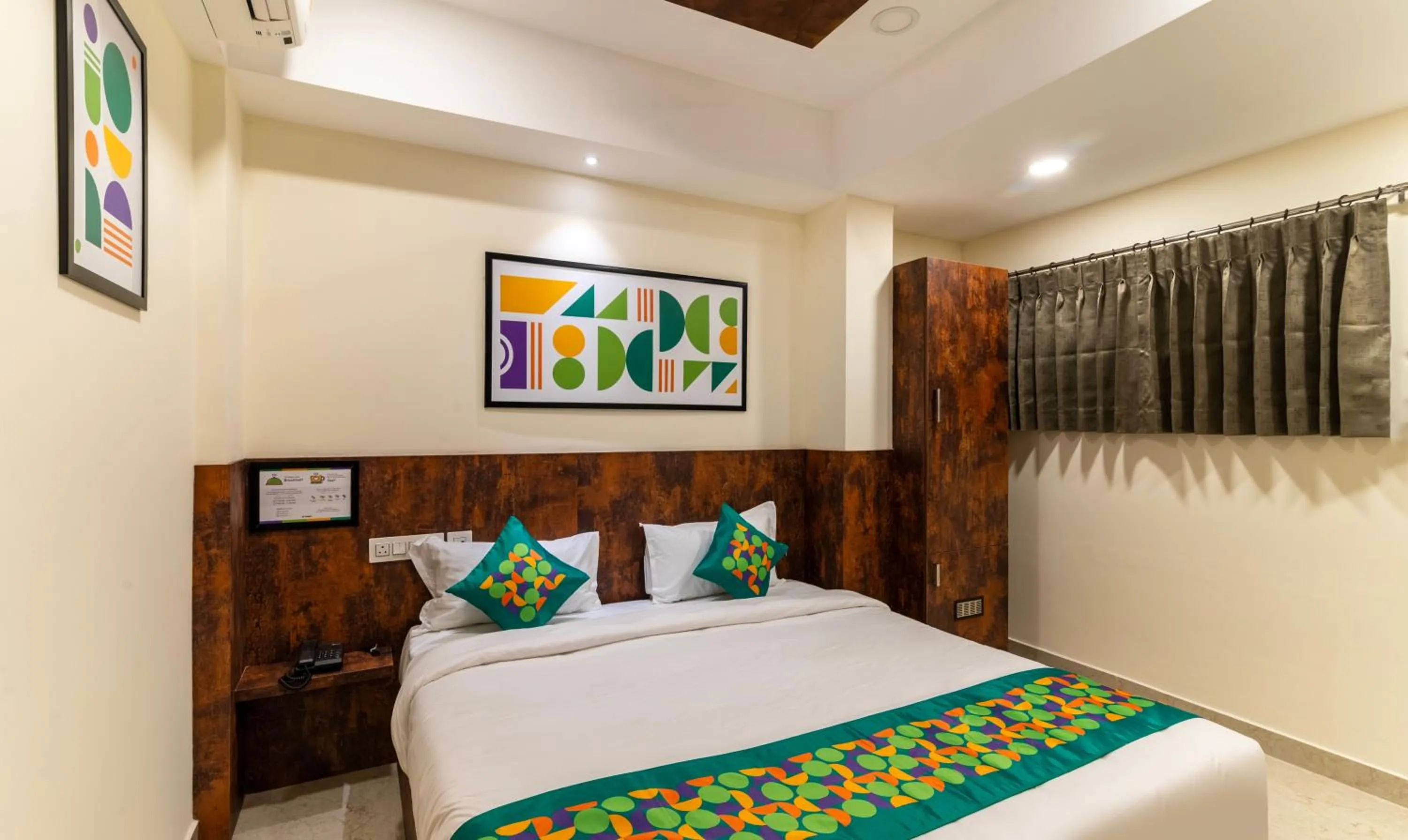 Bedroom, Bed in Treebo Rakshitha, Porur