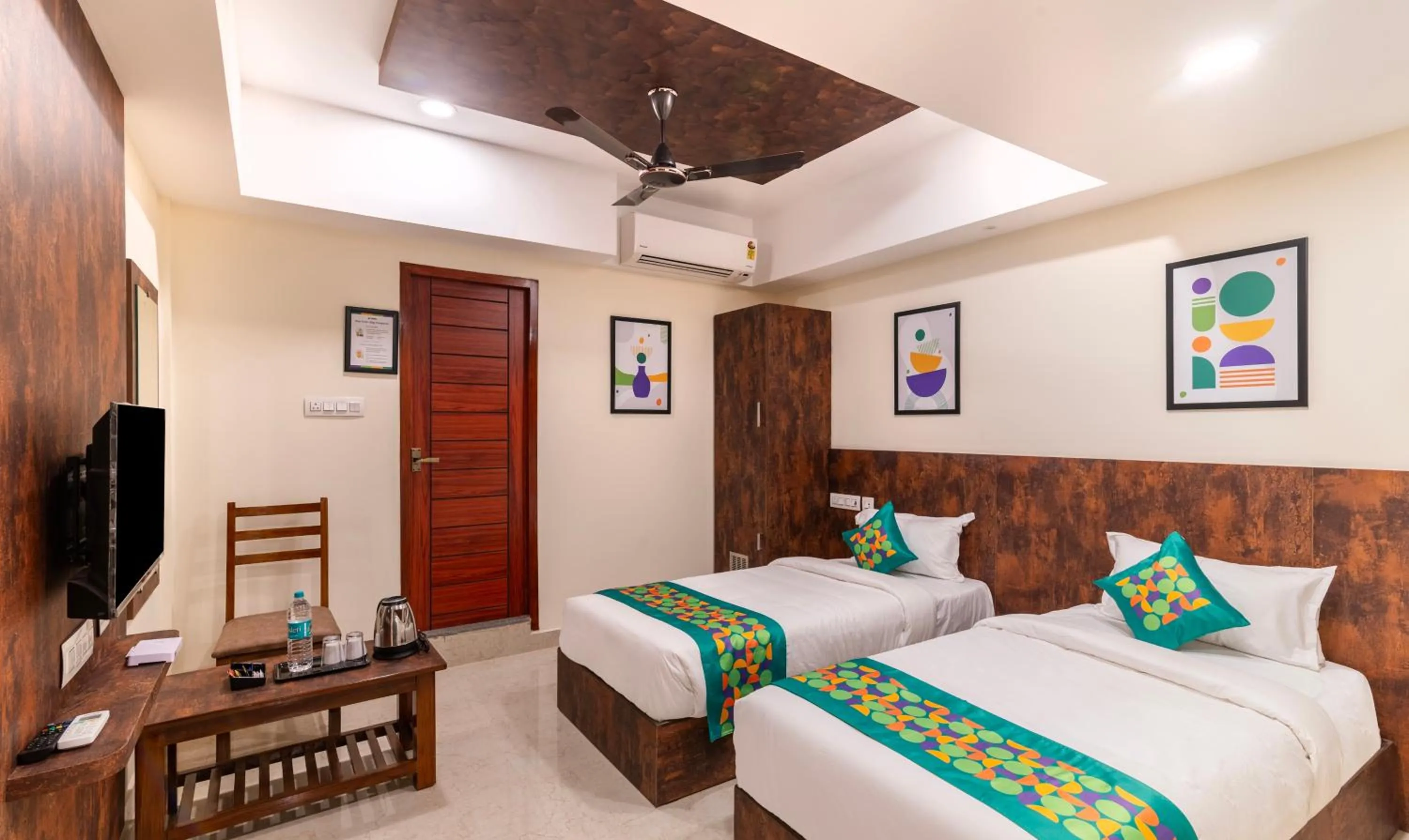 Bedroom, Bed in Treebo Rakshitha, Porur