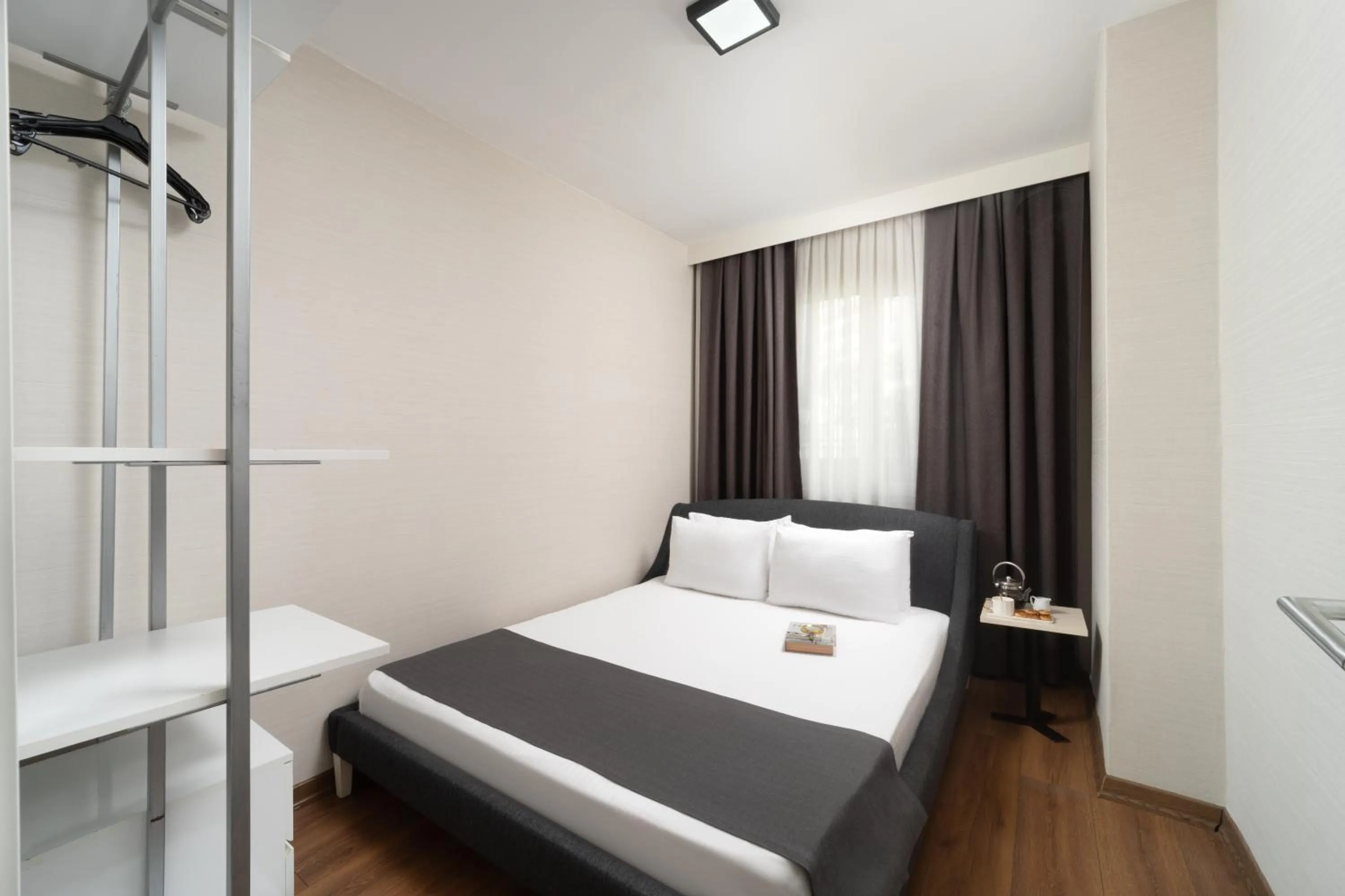 Bed in Nish Suites Atasehir