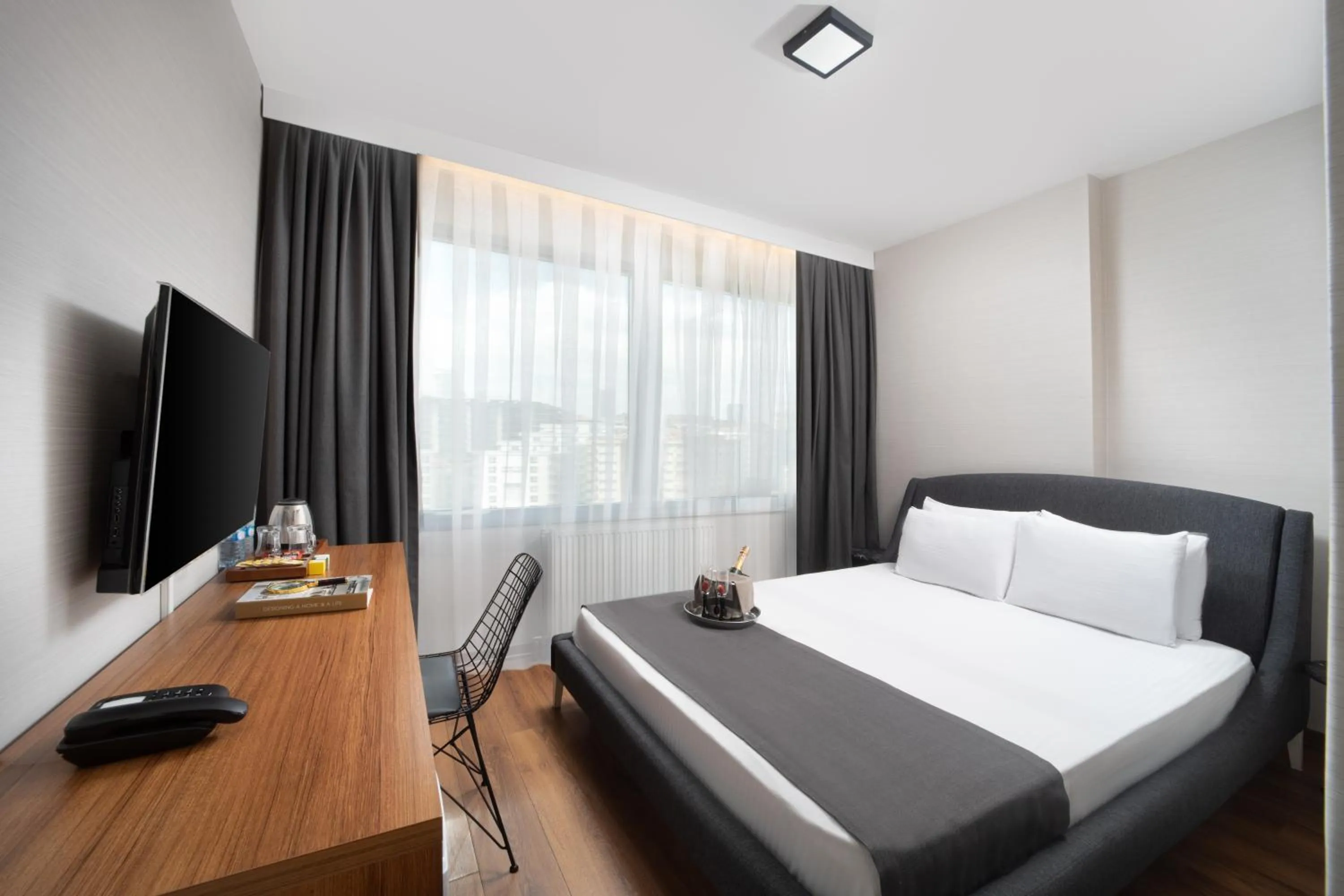 Bed in Nish Suites Atasehir