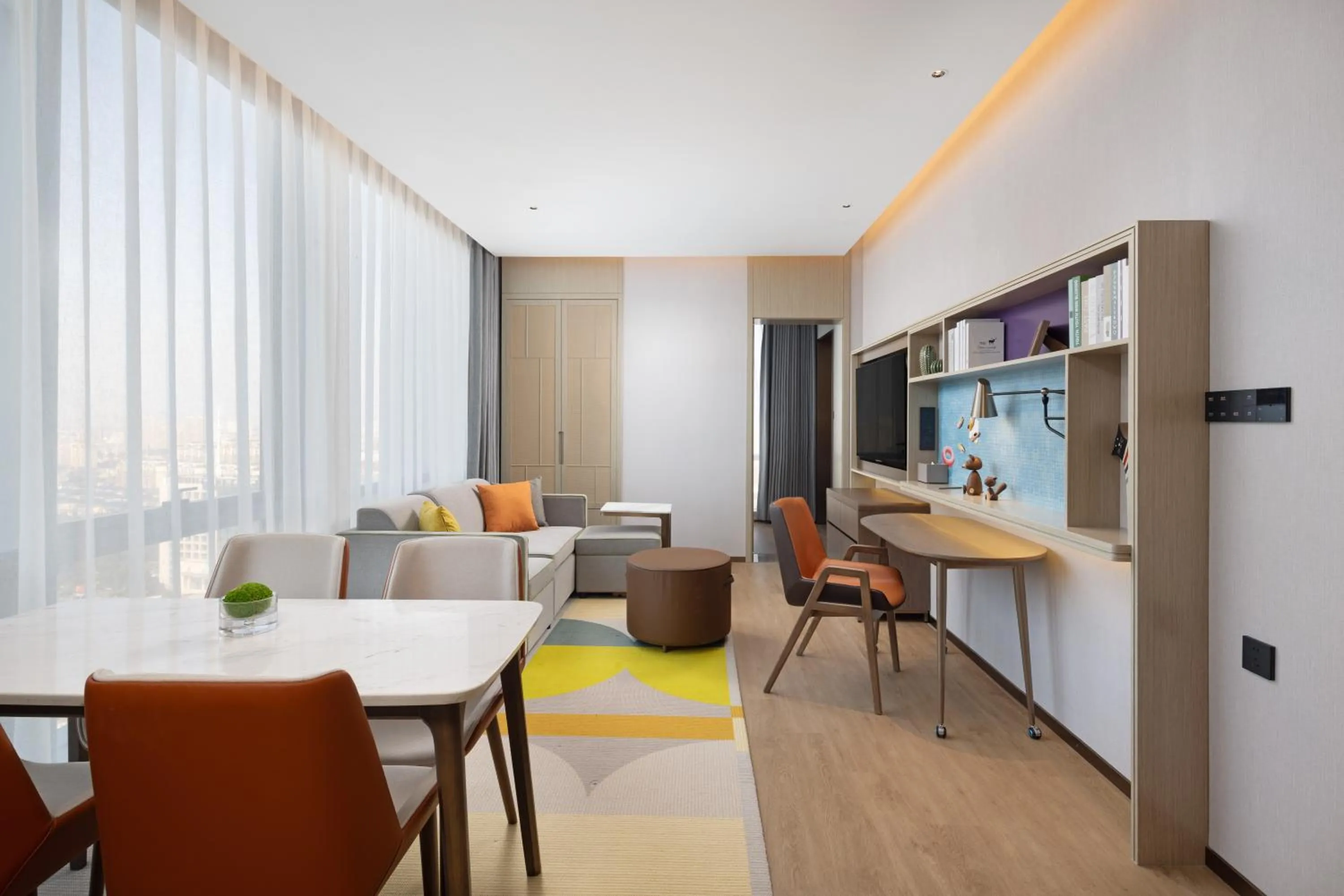 Home2 Suite by Hilton Jingjiang Binjiang New Town