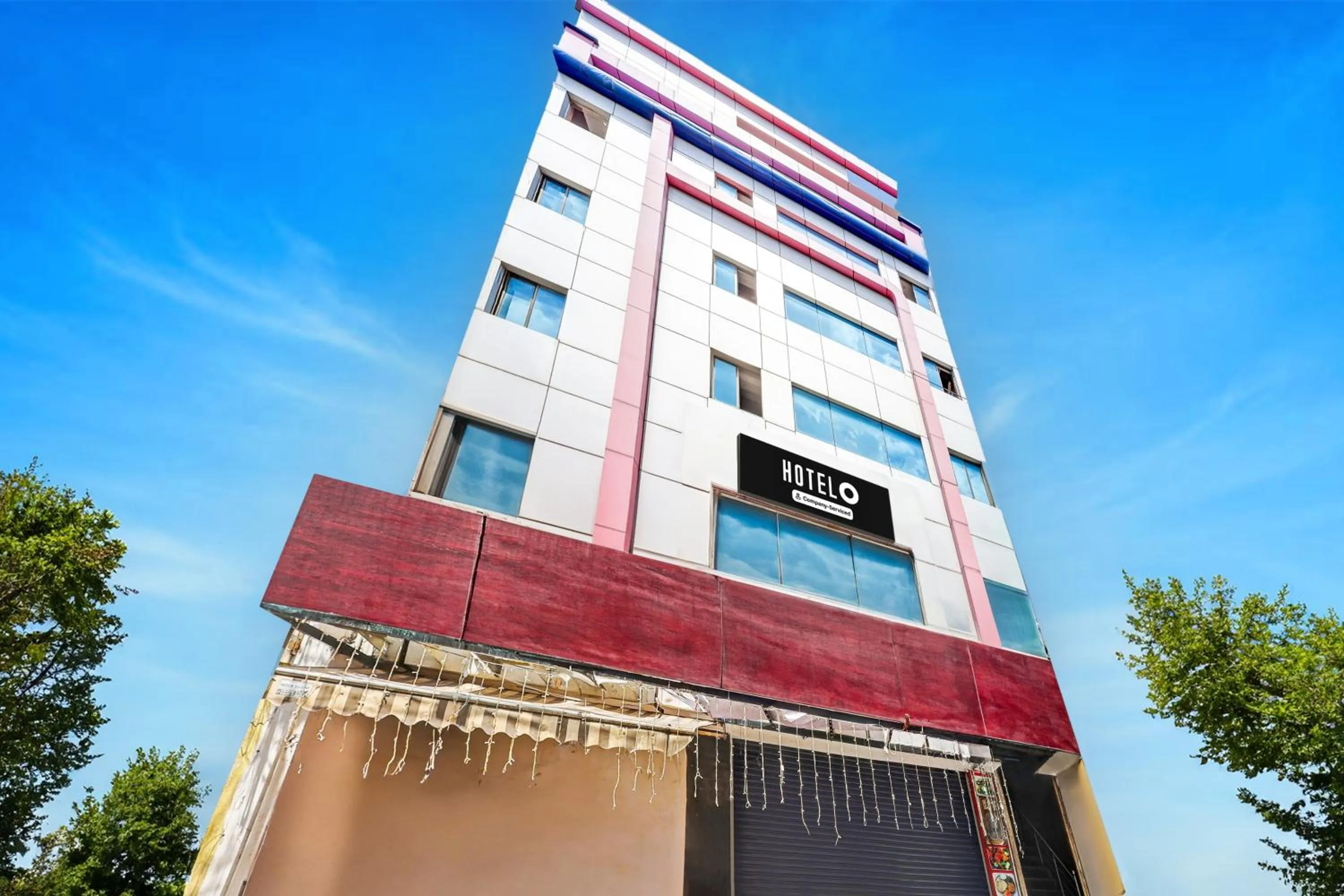 Facade/entrance in Super Hotel O Besant Road